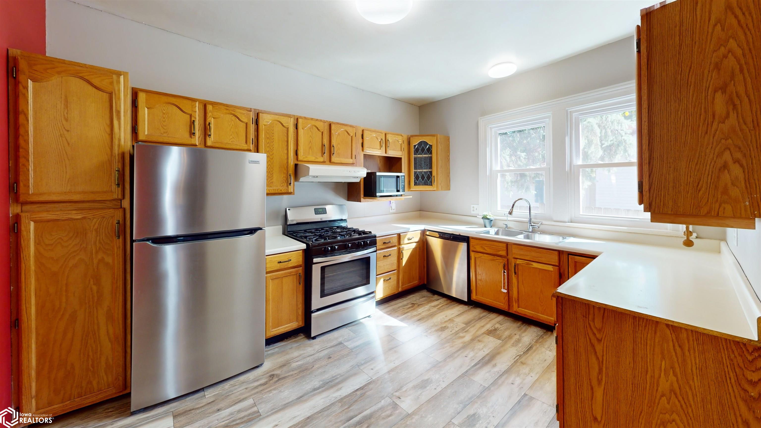 407 W Hempstead Avenue, Fairfield, Iowa image 8