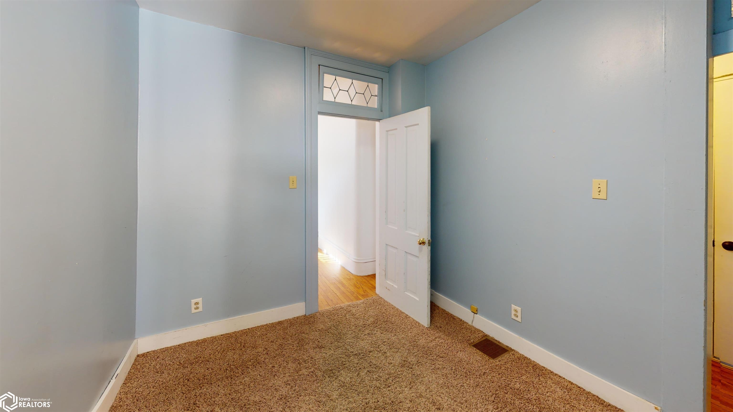 407 W Hempstead Avenue, Fairfield, Iowa image 9