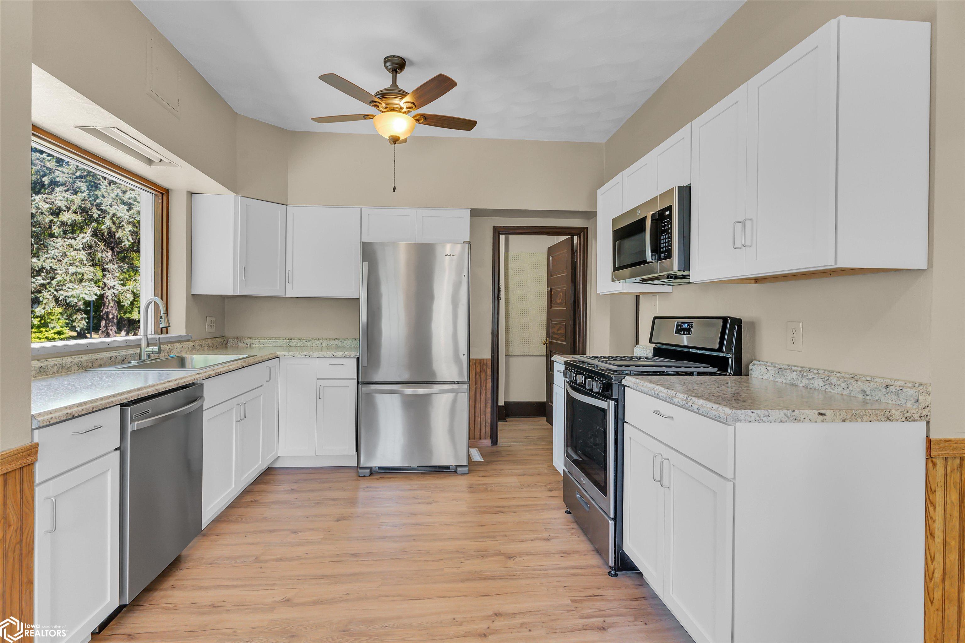 506 E Washington Street, Mount Pleasant, Iowa image 9