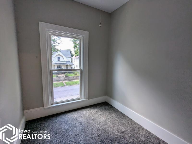 1012 N 7th Street, Burlington, Iowa image 17