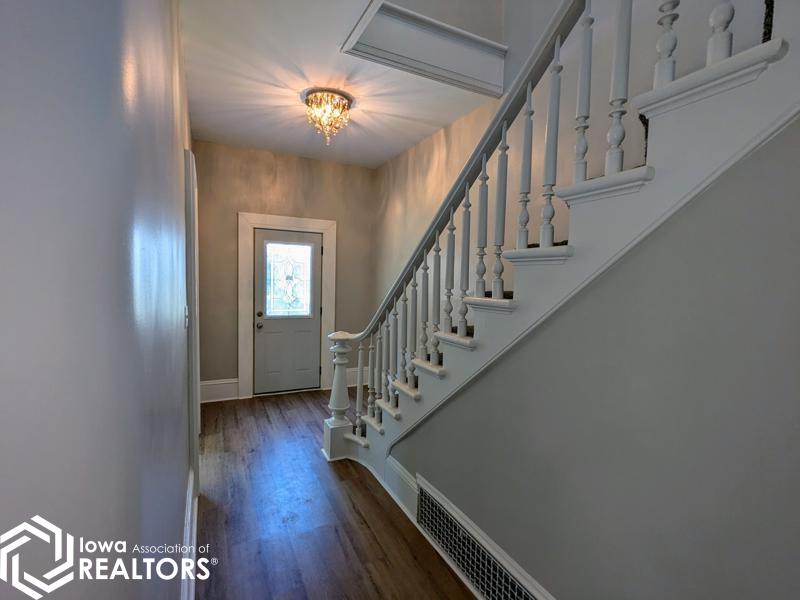 1012 N 7th Street, Burlington, Iowa image 3
