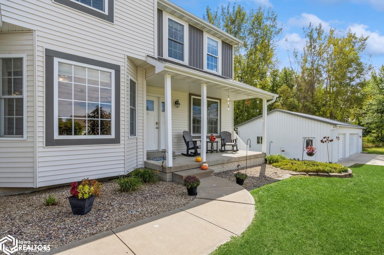 3050 Timber Creek Circle, Riverside, Iowa image 2