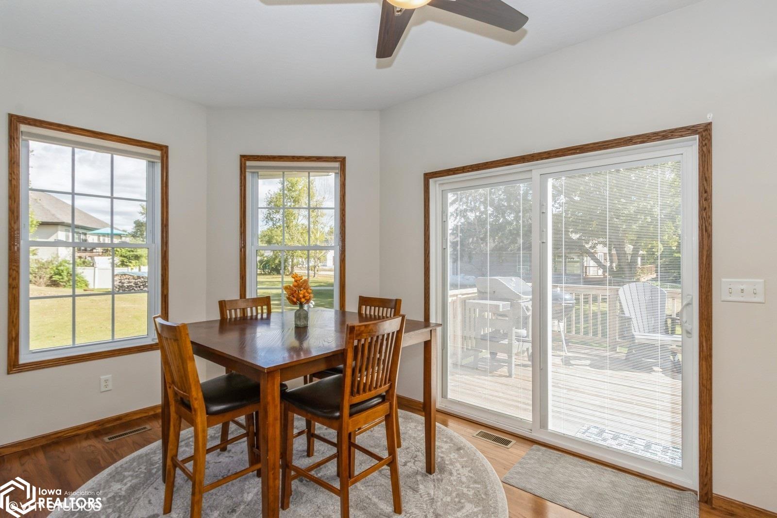 3050 Timber Creek Circle, Riverside, Iowa image 12
