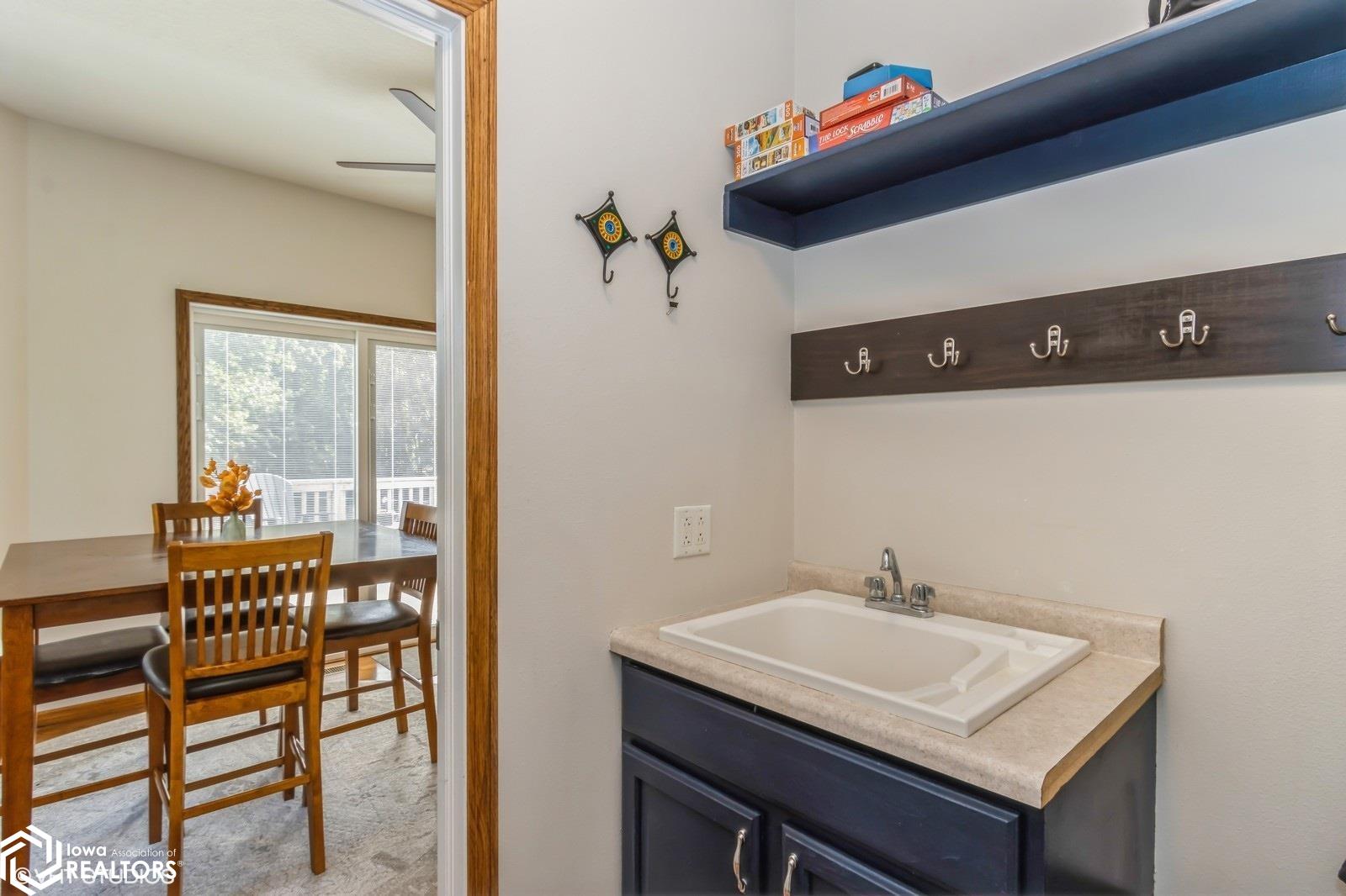 3050 Timber Creek Circle, Riverside, Iowa image 14