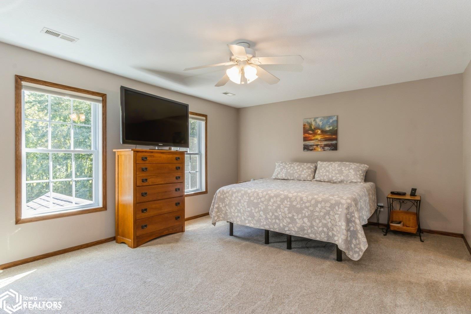 3050 Timber Creek Circle, Riverside, Iowa image 18