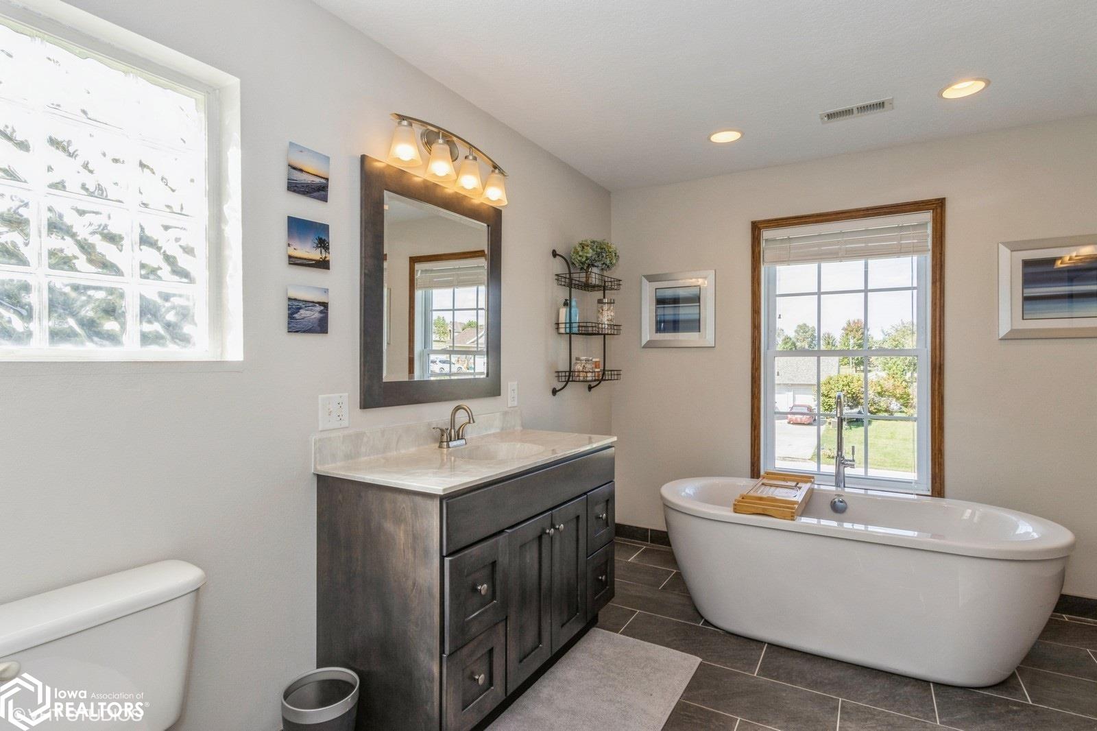 3050 Timber Creek Circle, Riverside, Iowa image 23