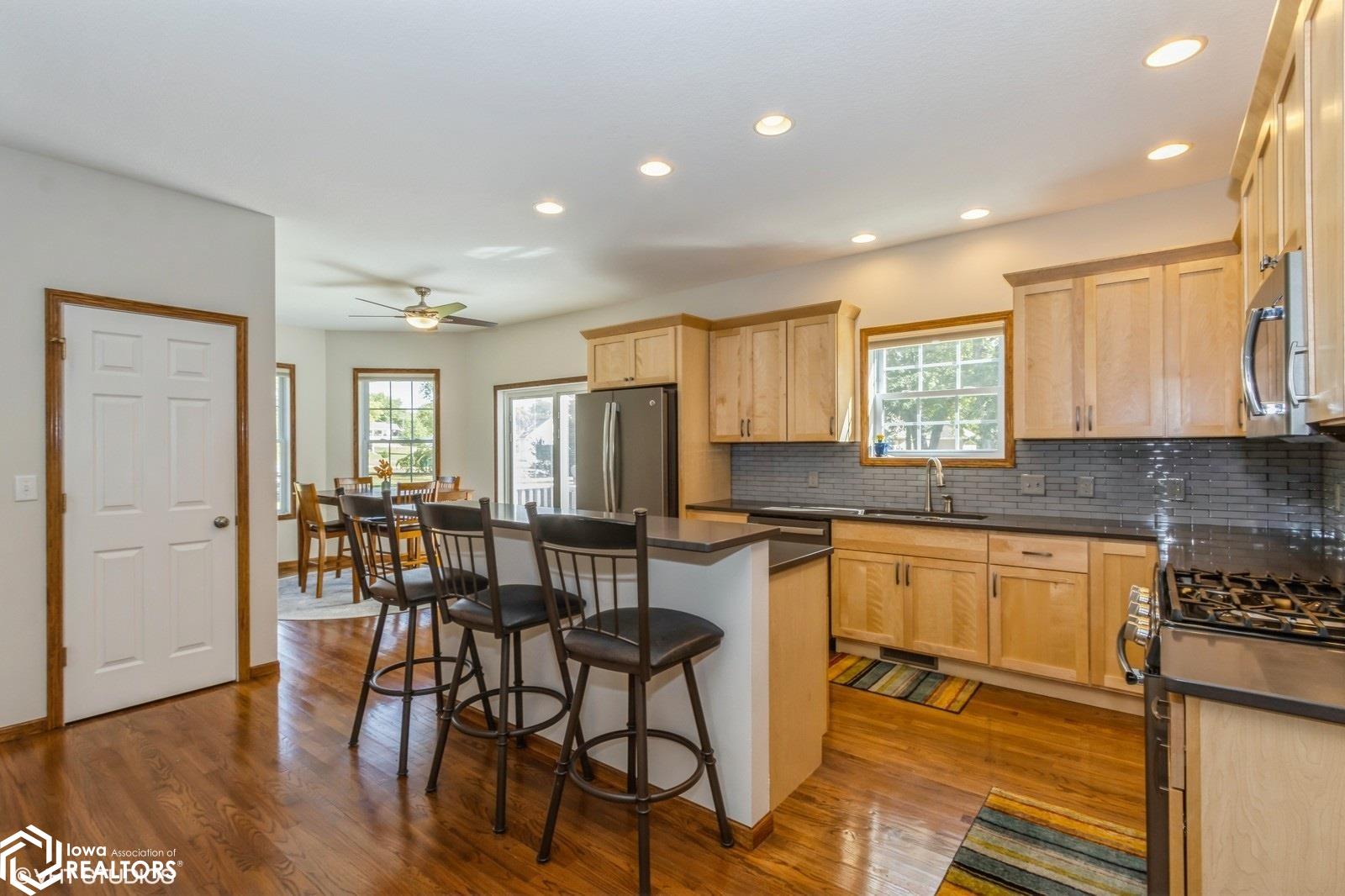 3050 Timber Creek Circle, Riverside, Iowa image 8