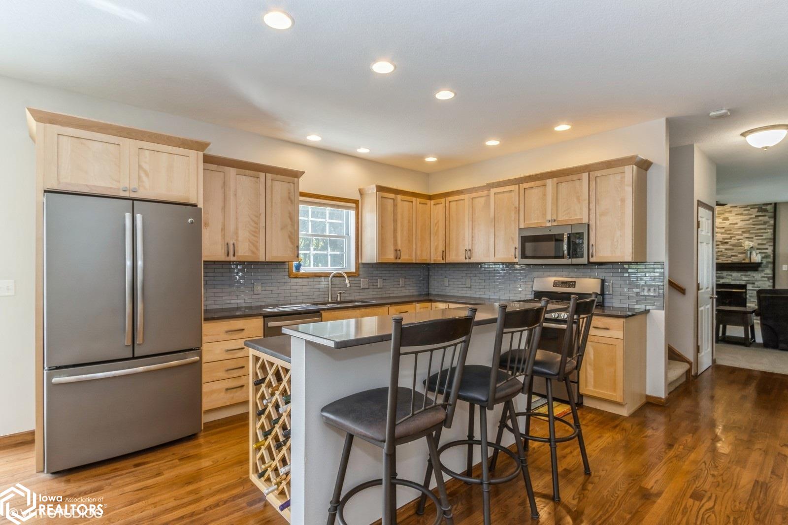 3050 Timber Creek Circle, Riverside, Iowa image 9