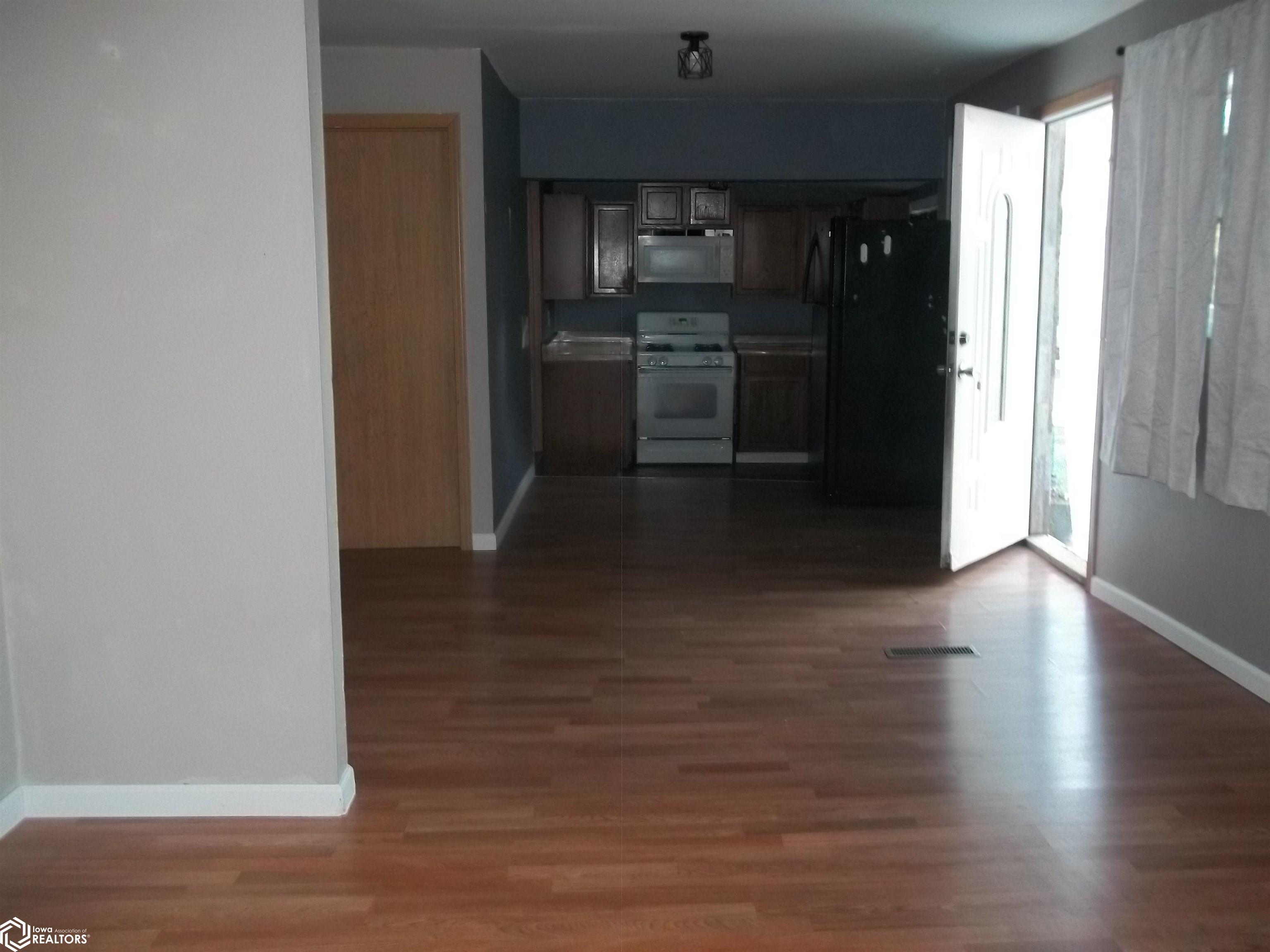 looking into it.  Refrigerator on right.