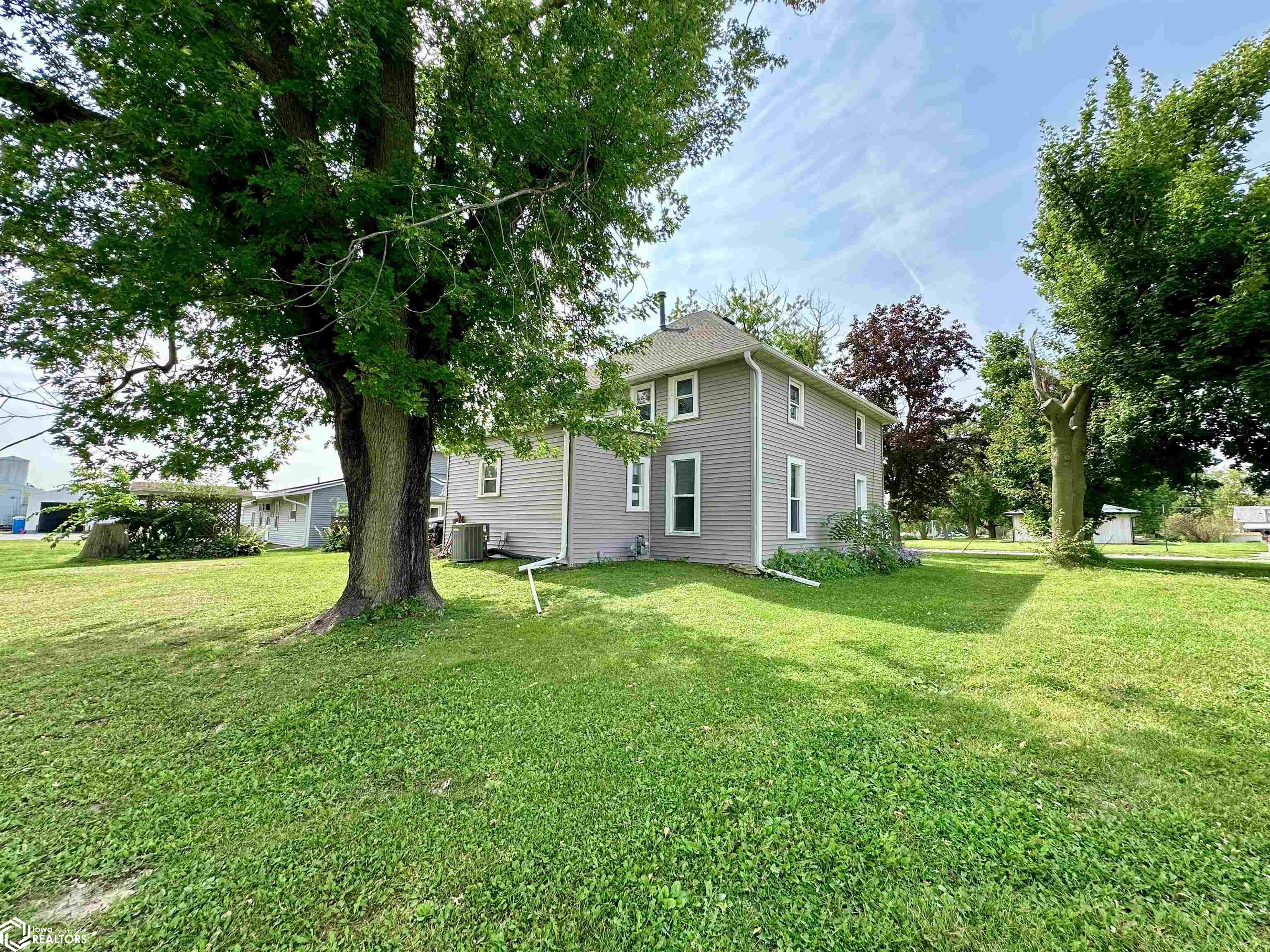 300 Park Street, Grinnell, Iowa image 37
