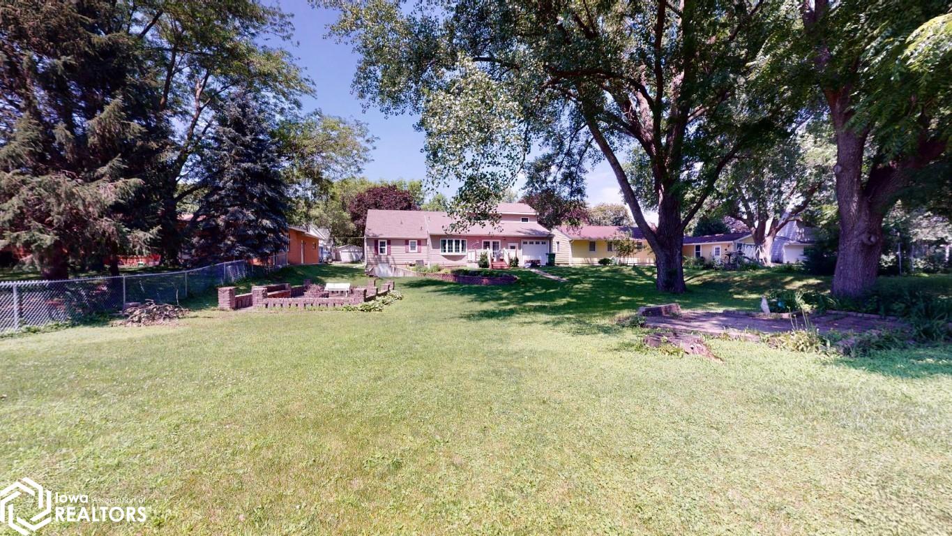 1423 E State Street, Mason City, Iowa image 20