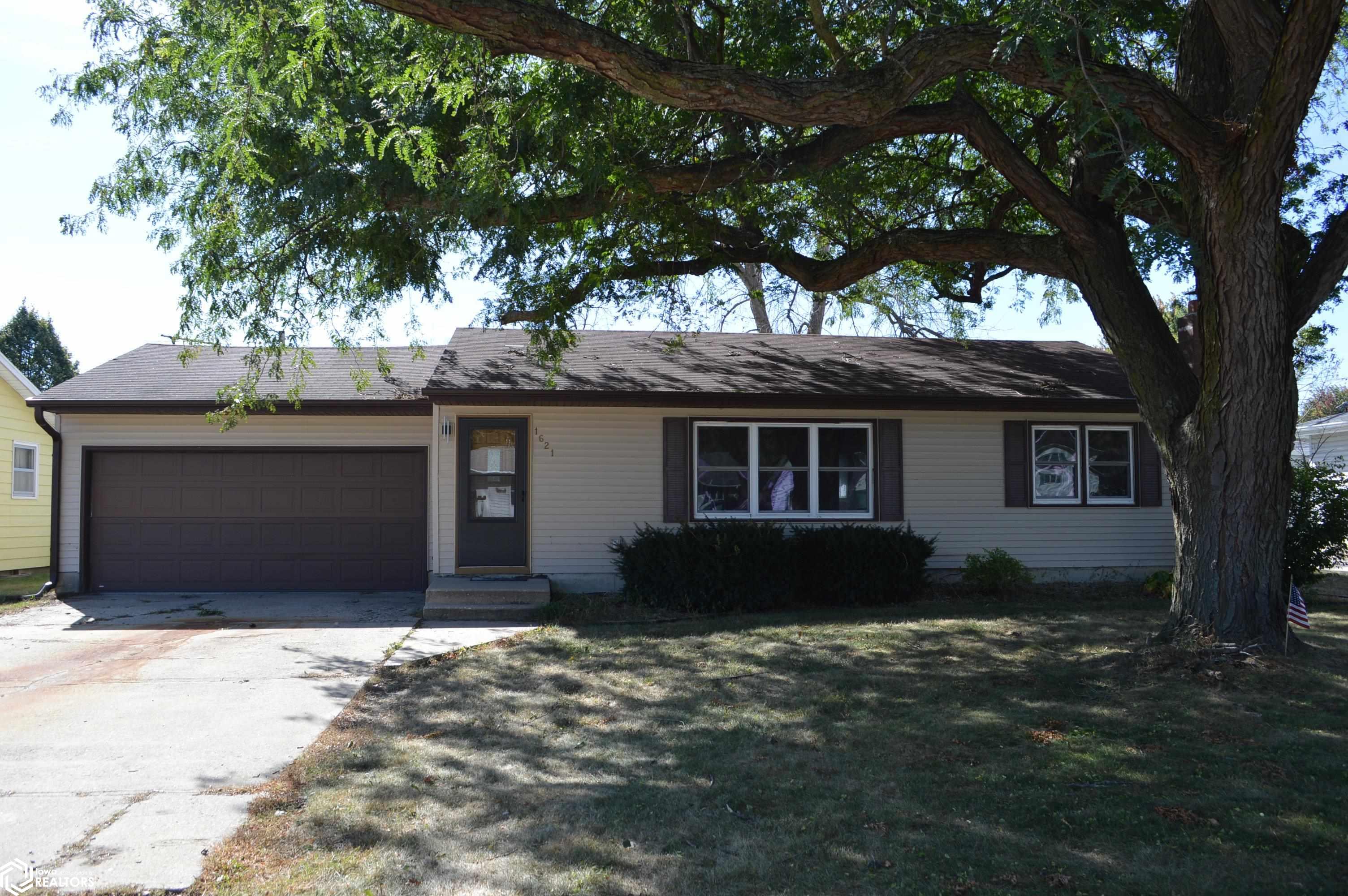 1621 8th Street, Mason City, Iowa image 1