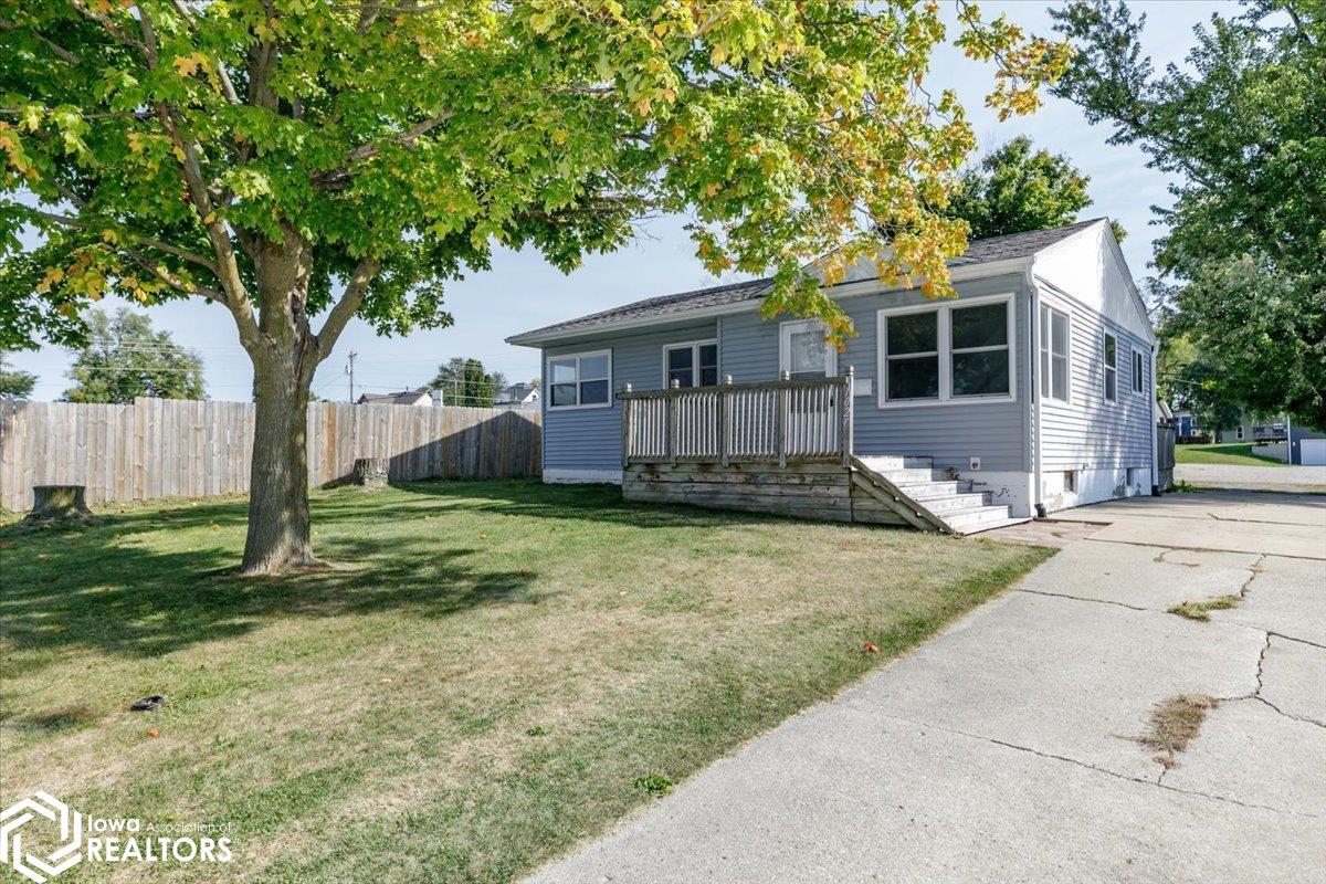 1020 Reed Street, Grinnell, Iowa image 4