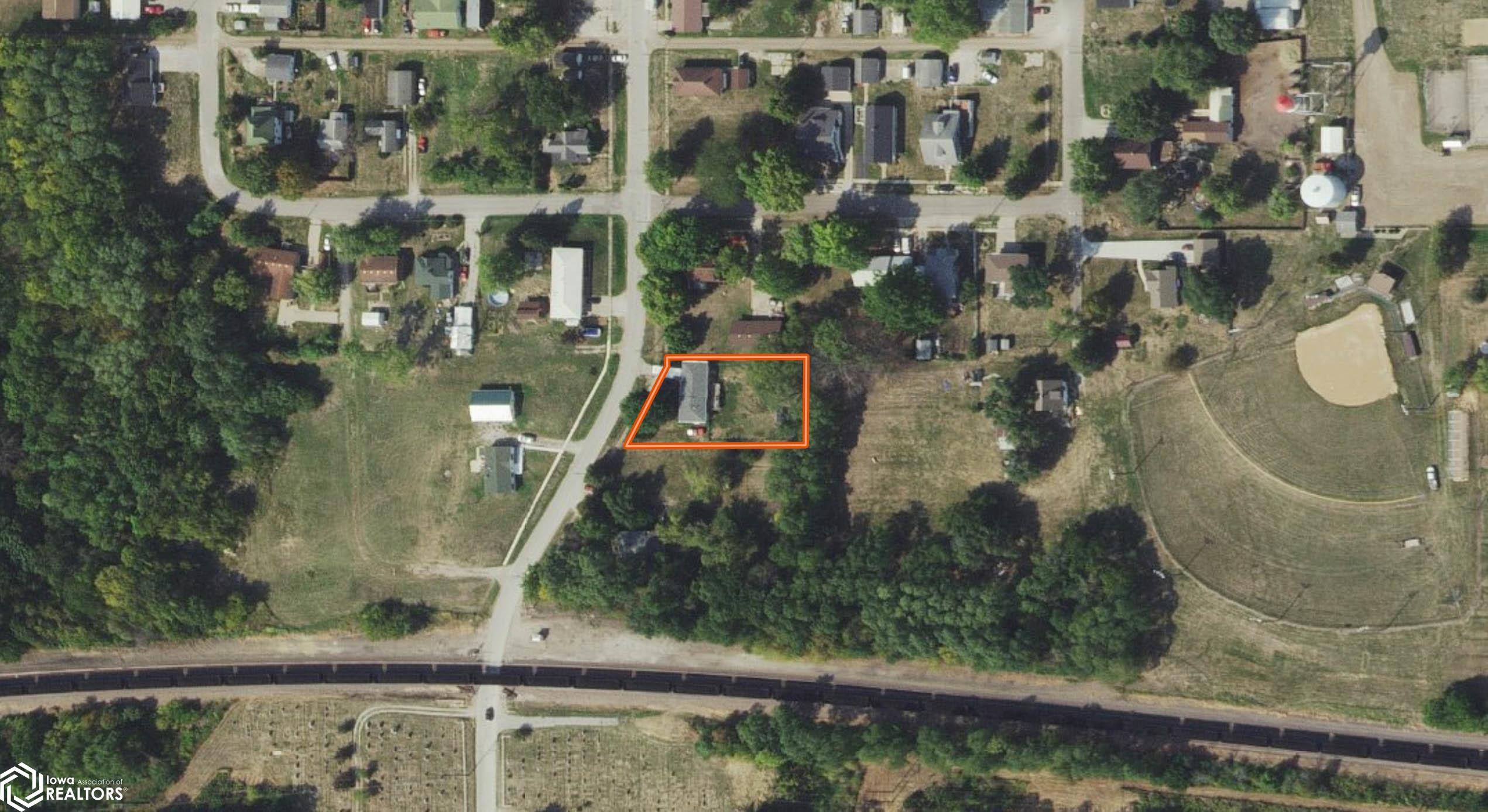 220 S Hazel Street, Agency, Iowa image 2