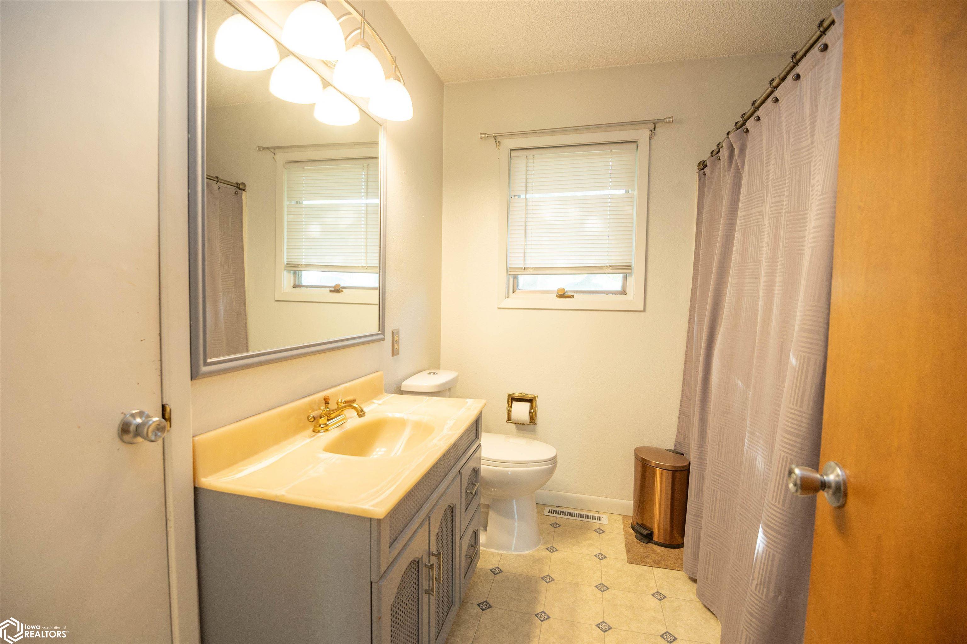 220 S Hazel Street, Agency, Iowa image 24