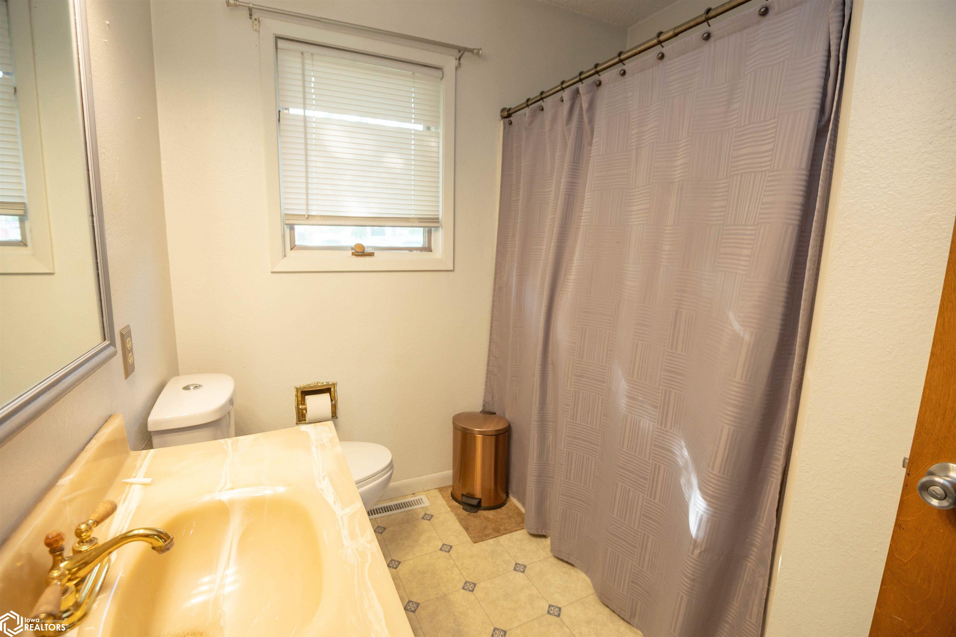 220 S Hazel Street, Agency, Iowa image 25