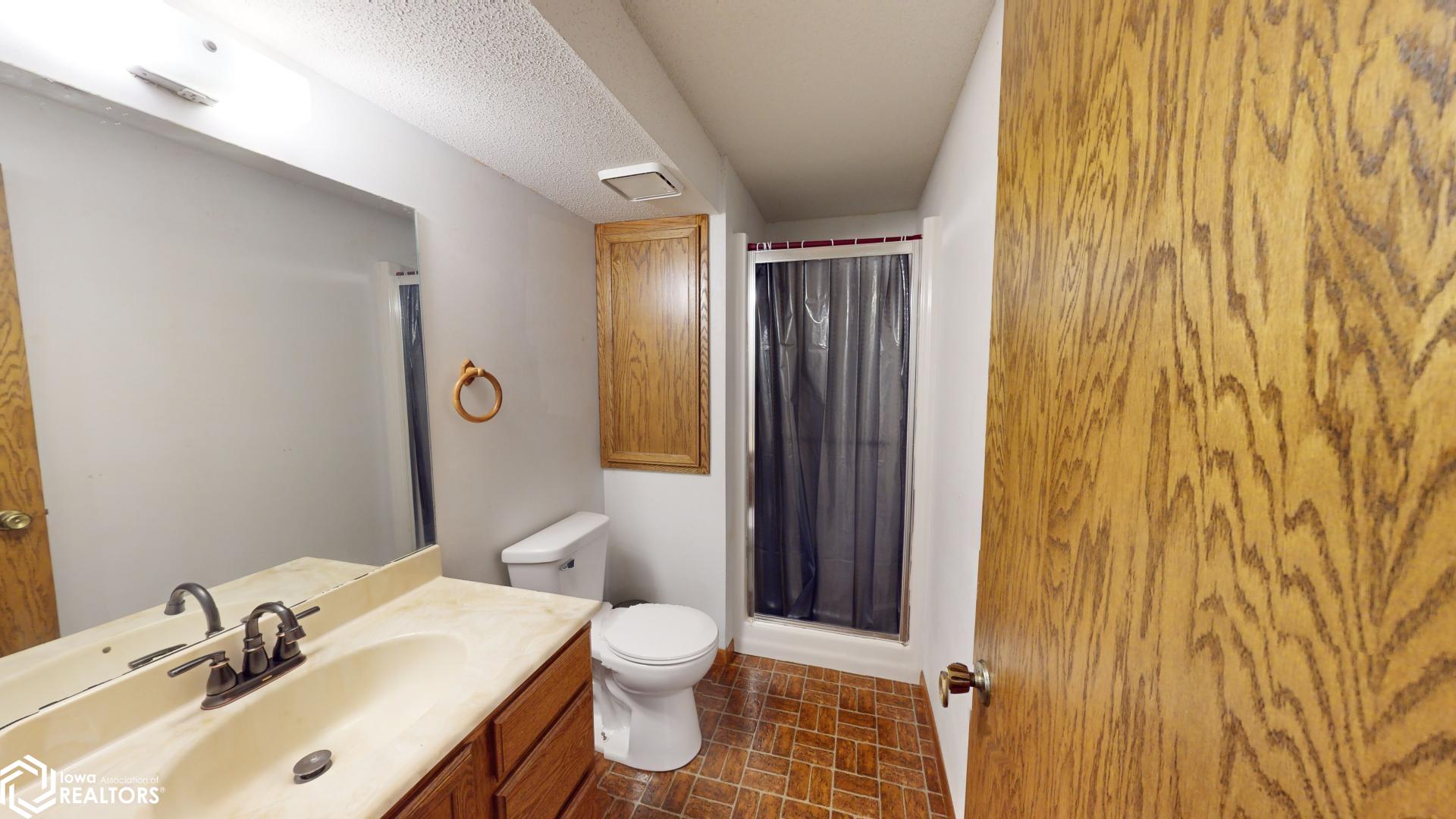 1024 14th Street, Mason City, Iowa image 13