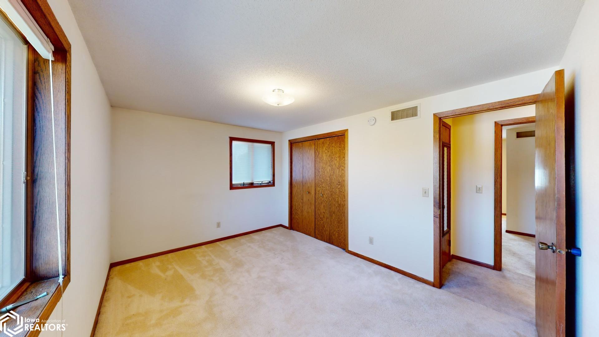 1024 14th Street, Mason City, Iowa image 8