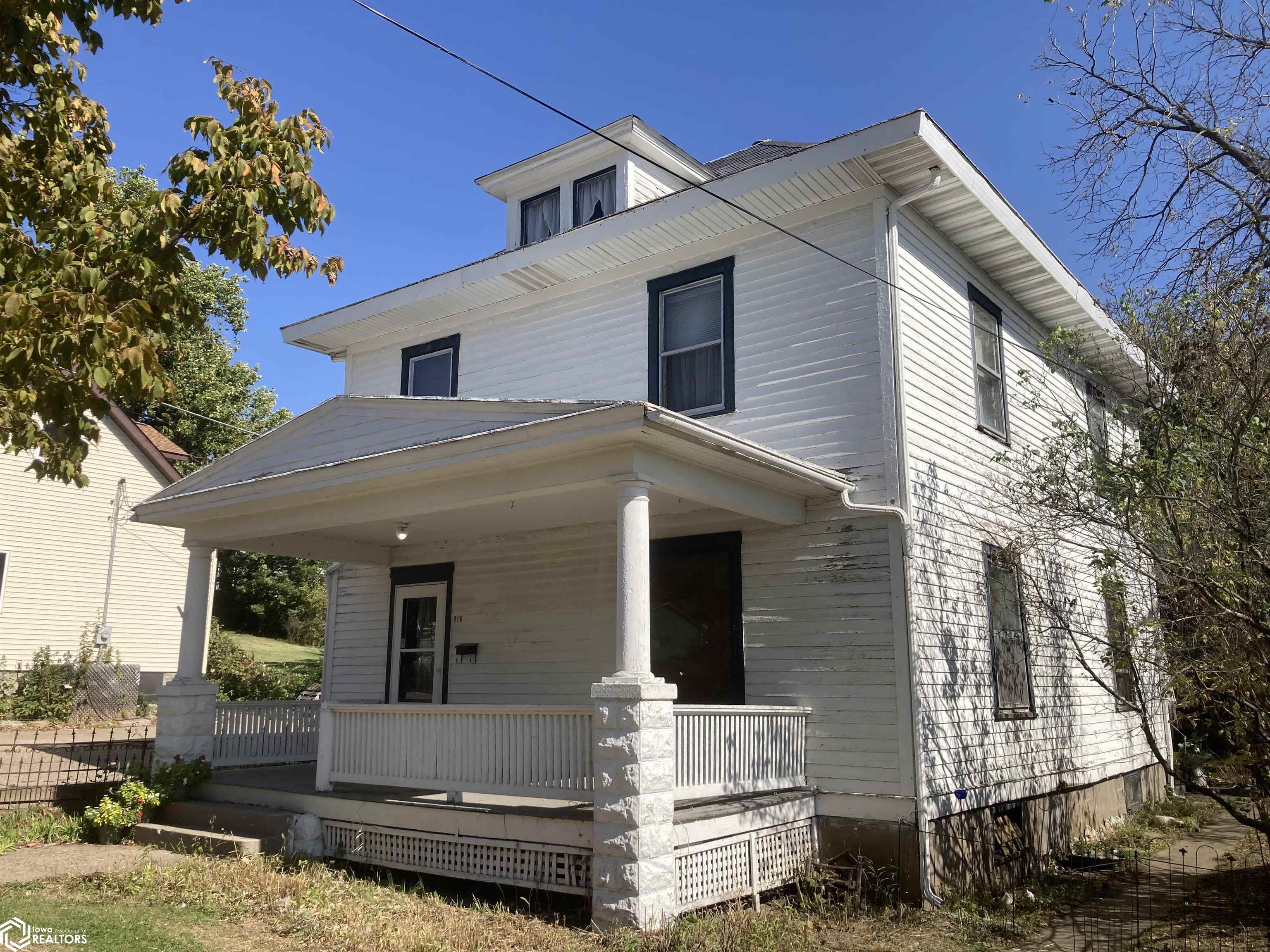 916 N Central Avenue, Burlington, Iowa image 1