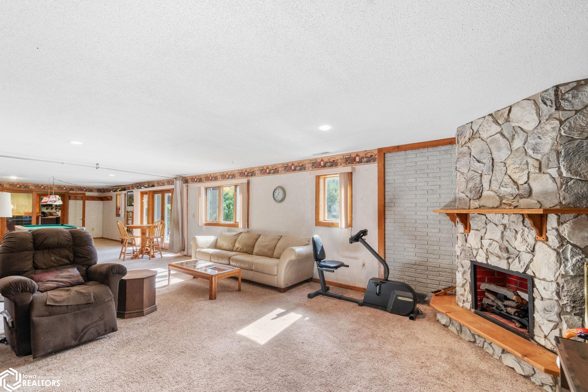 19738 Heather Avenue, Clear Lake, Iowa image 27