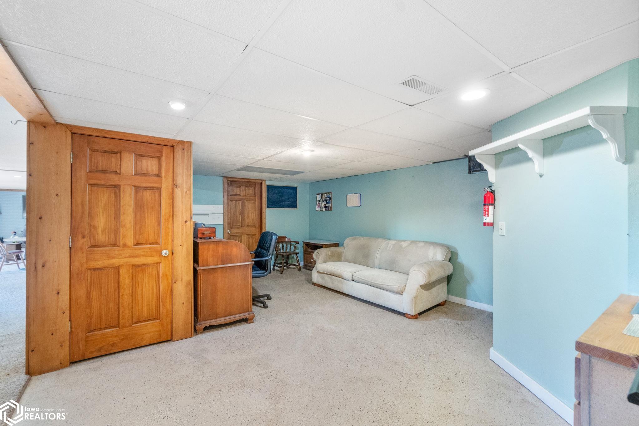 19738 Heather Avenue, Clear Lake, Iowa image 30