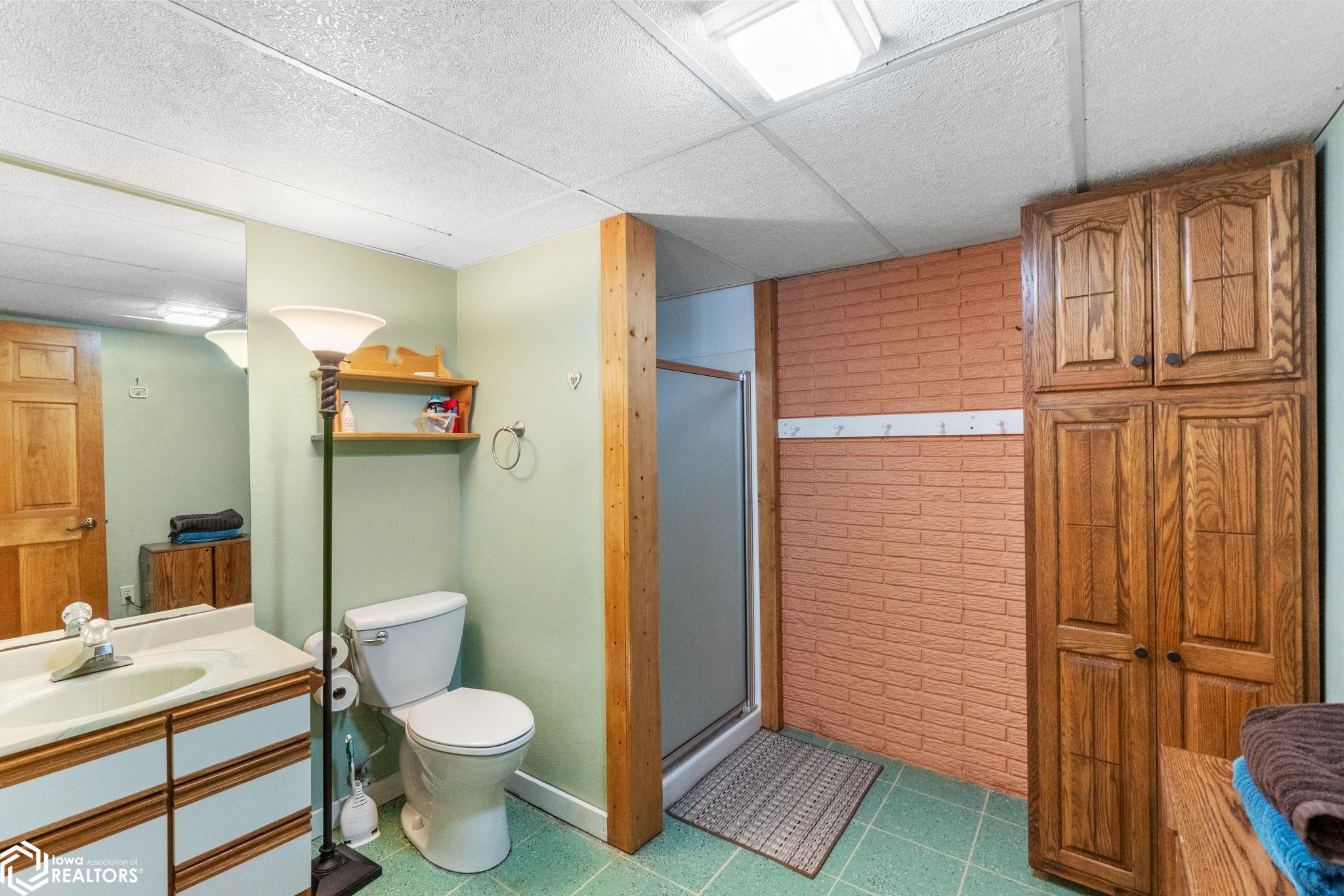 19738 Heather Avenue, Clear Lake, Iowa image 32