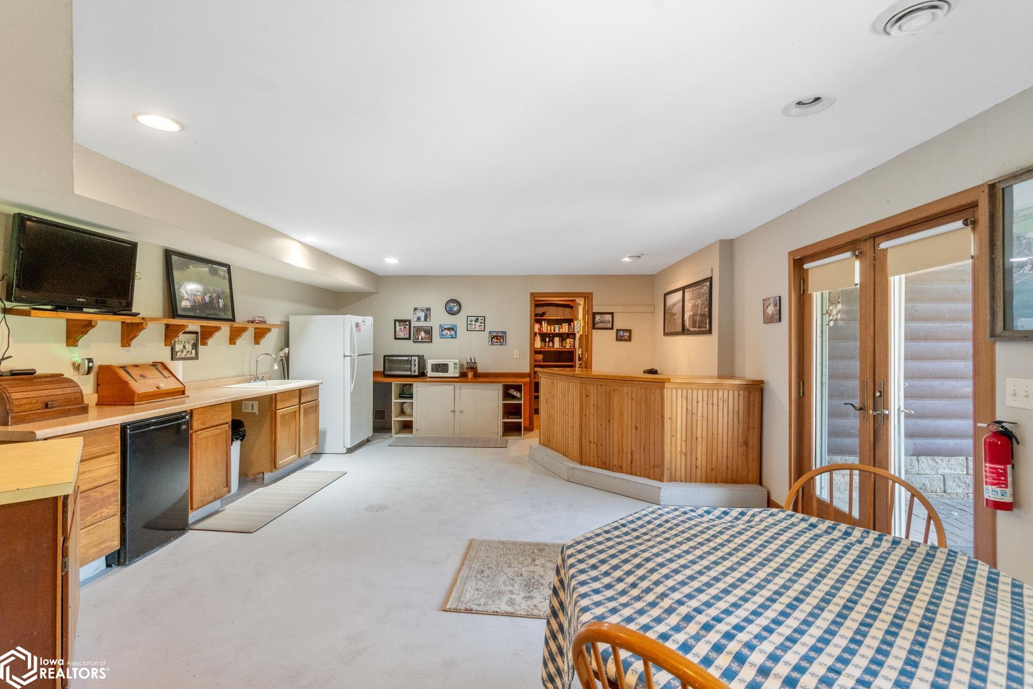 19738 Heather Avenue, Clear Lake, Iowa image 33