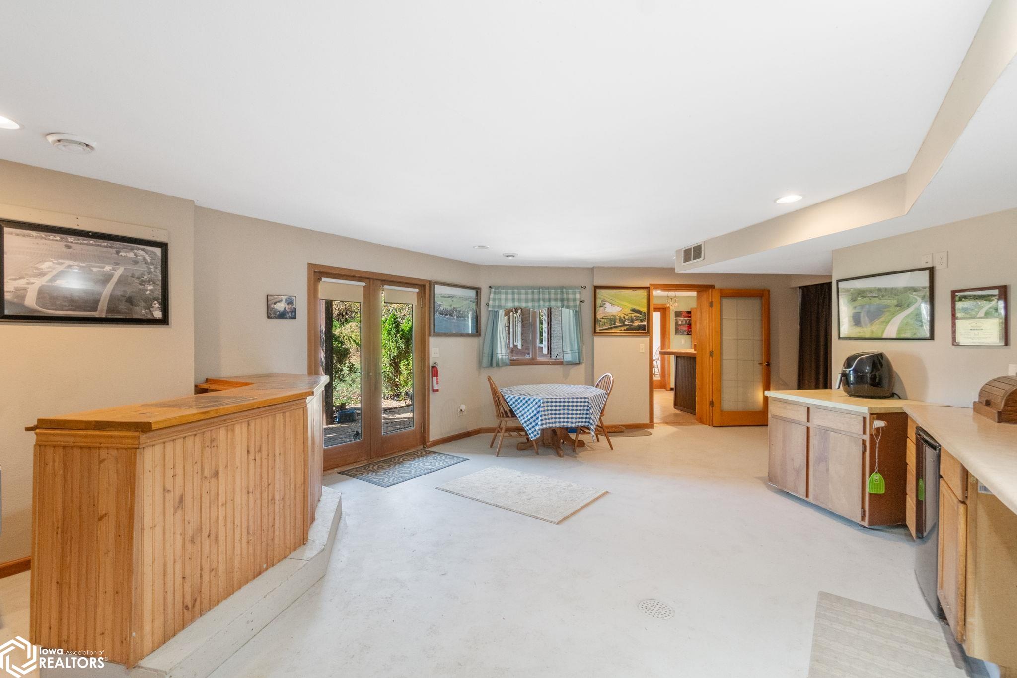 19738 Heather Avenue, Clear Lake, Iowa image 34