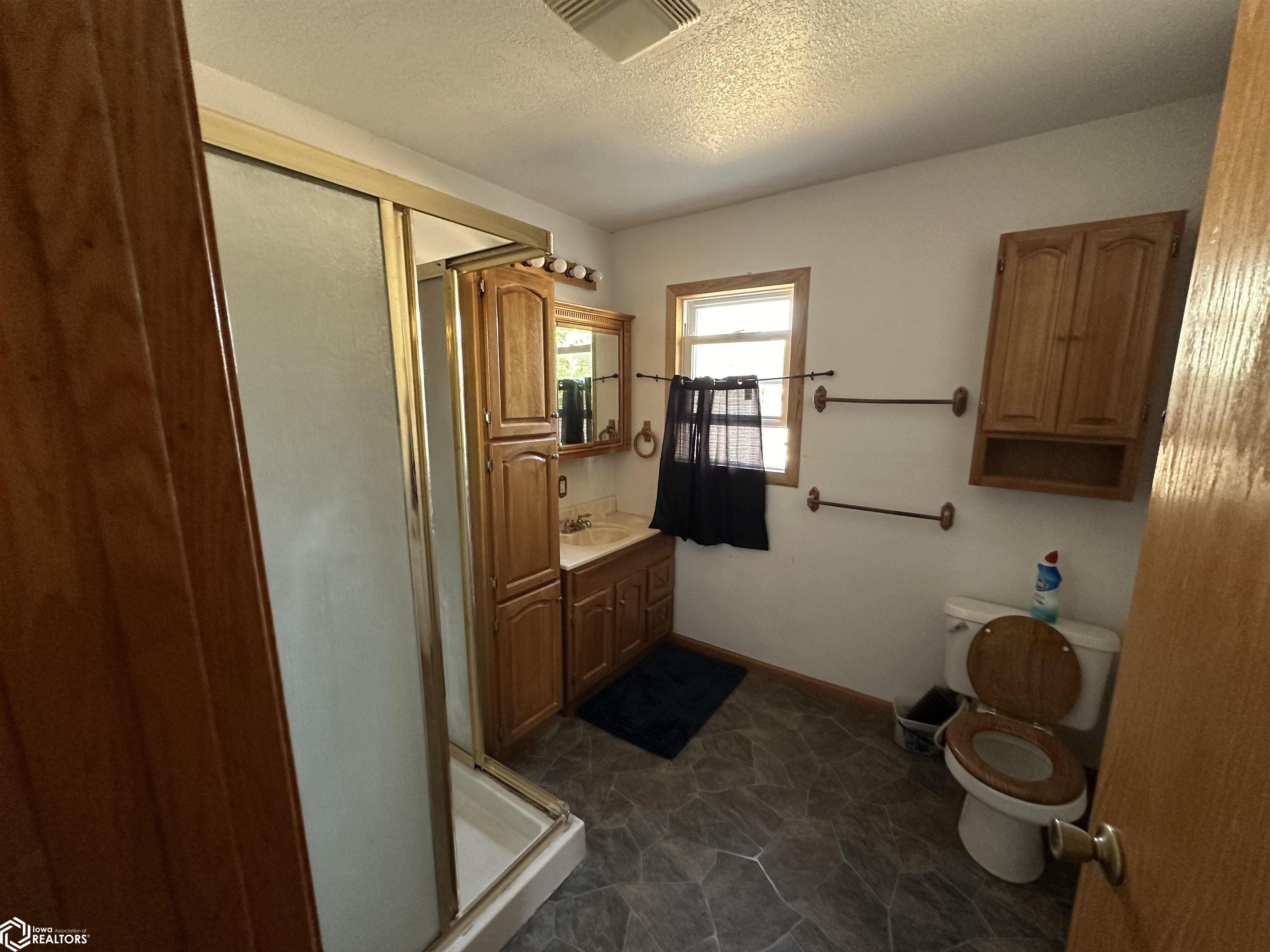 408 E Franklin Street, Centerville, Iowa image 20
