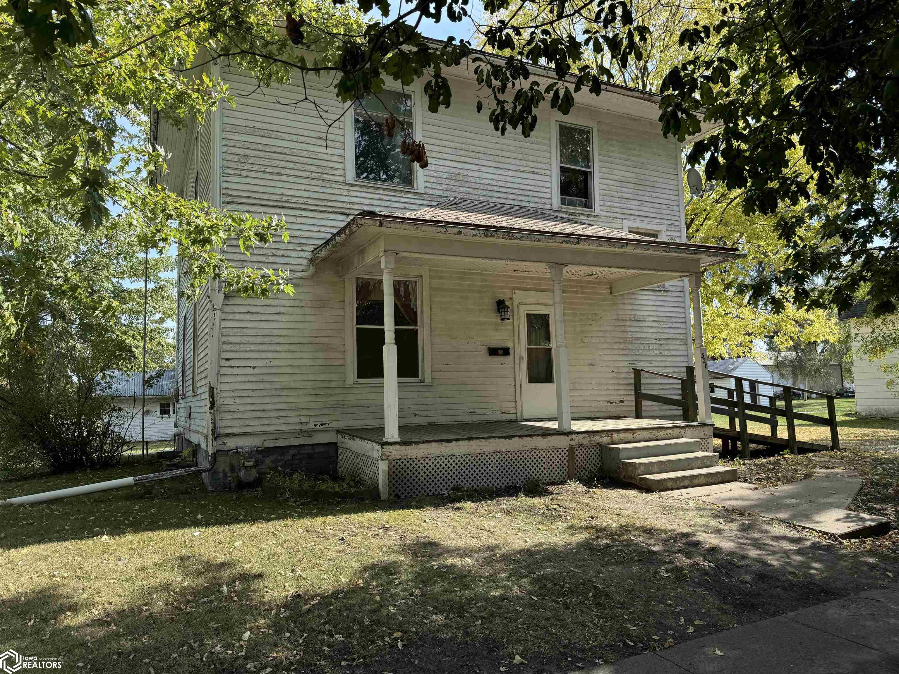 328 N G Street, Oskaloosa, Iowa image 2