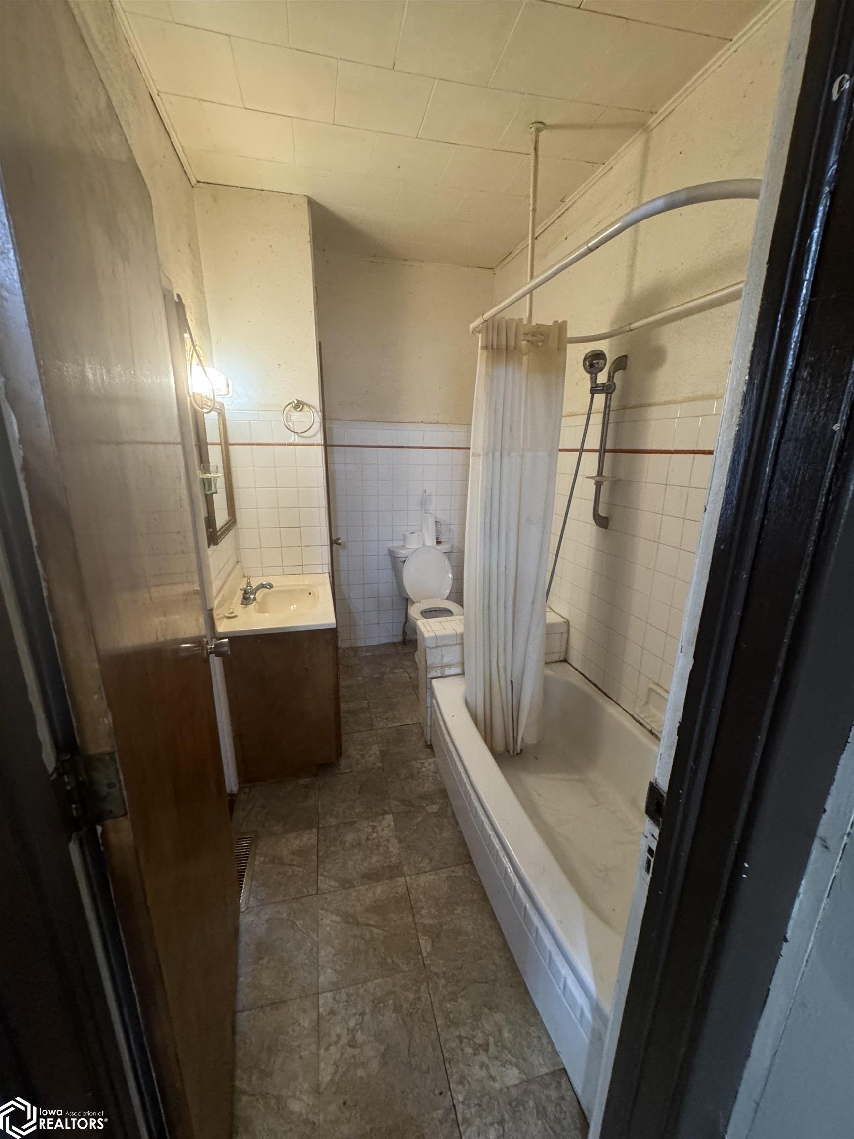 328 N G Street, Oskaloosa, Iowa image 14