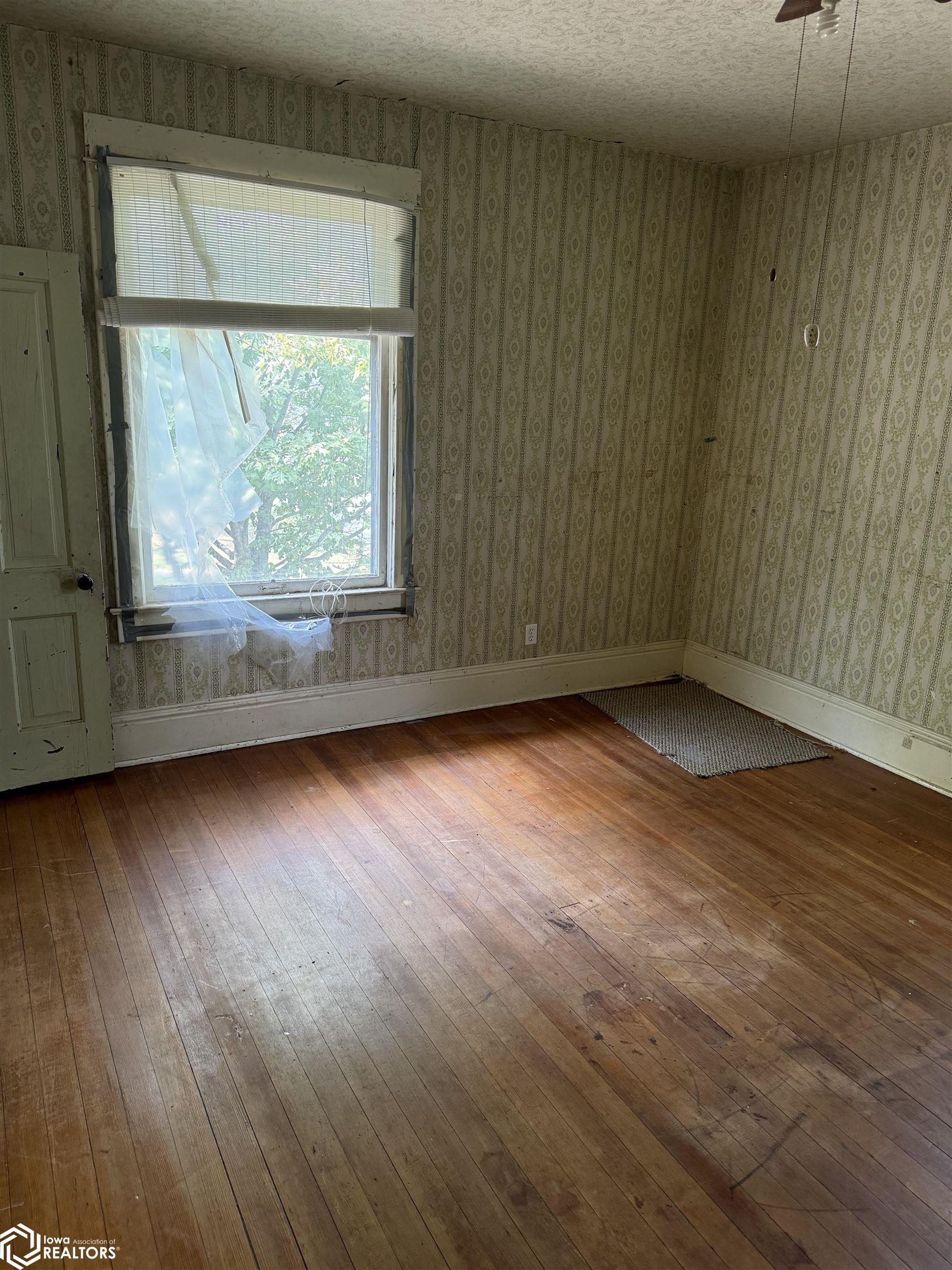 328 N G Street, Oskaloosa, Iowa image 10