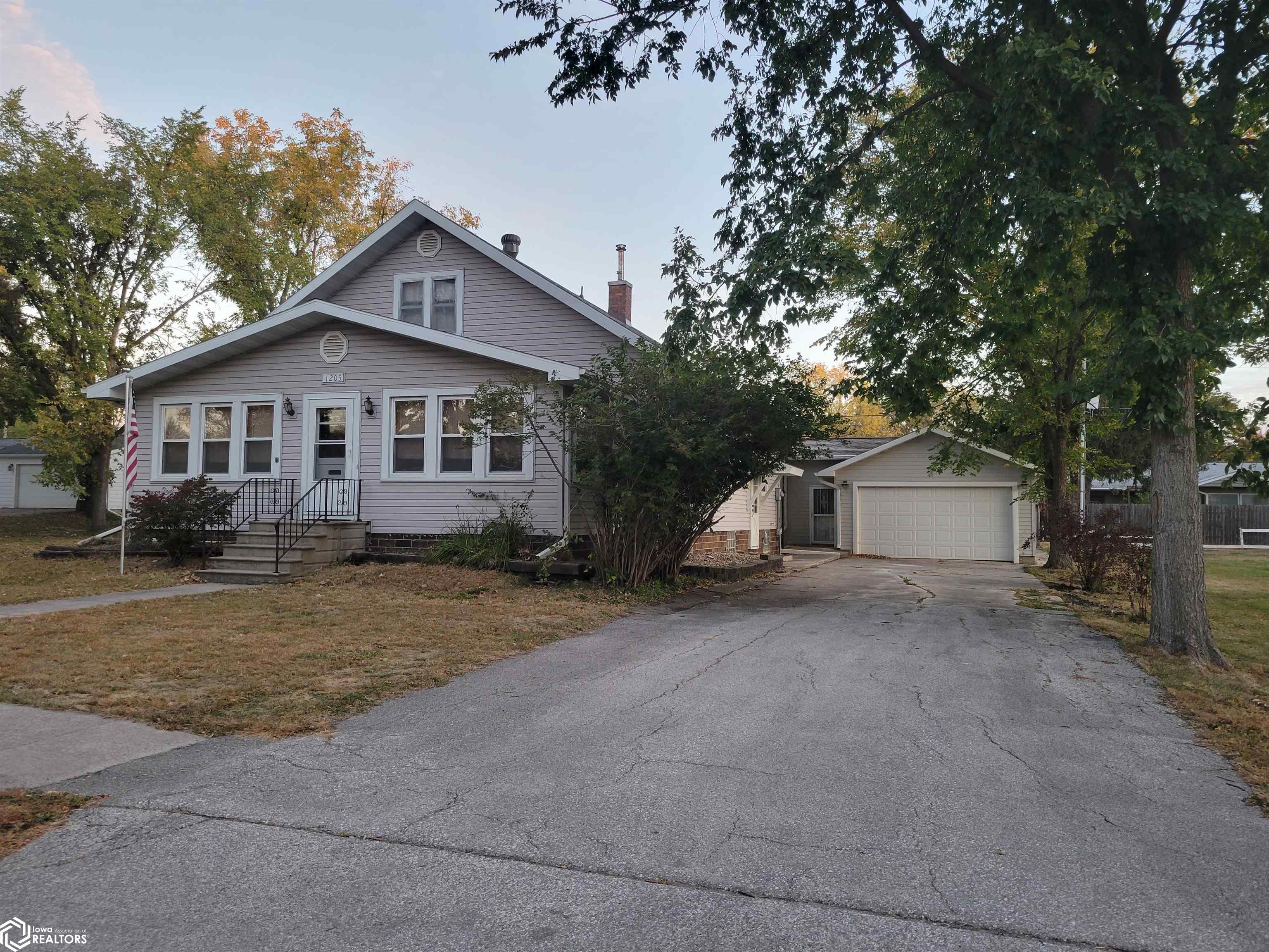 1205 W Broadway Street, Eagle Grove, Iowa image 1