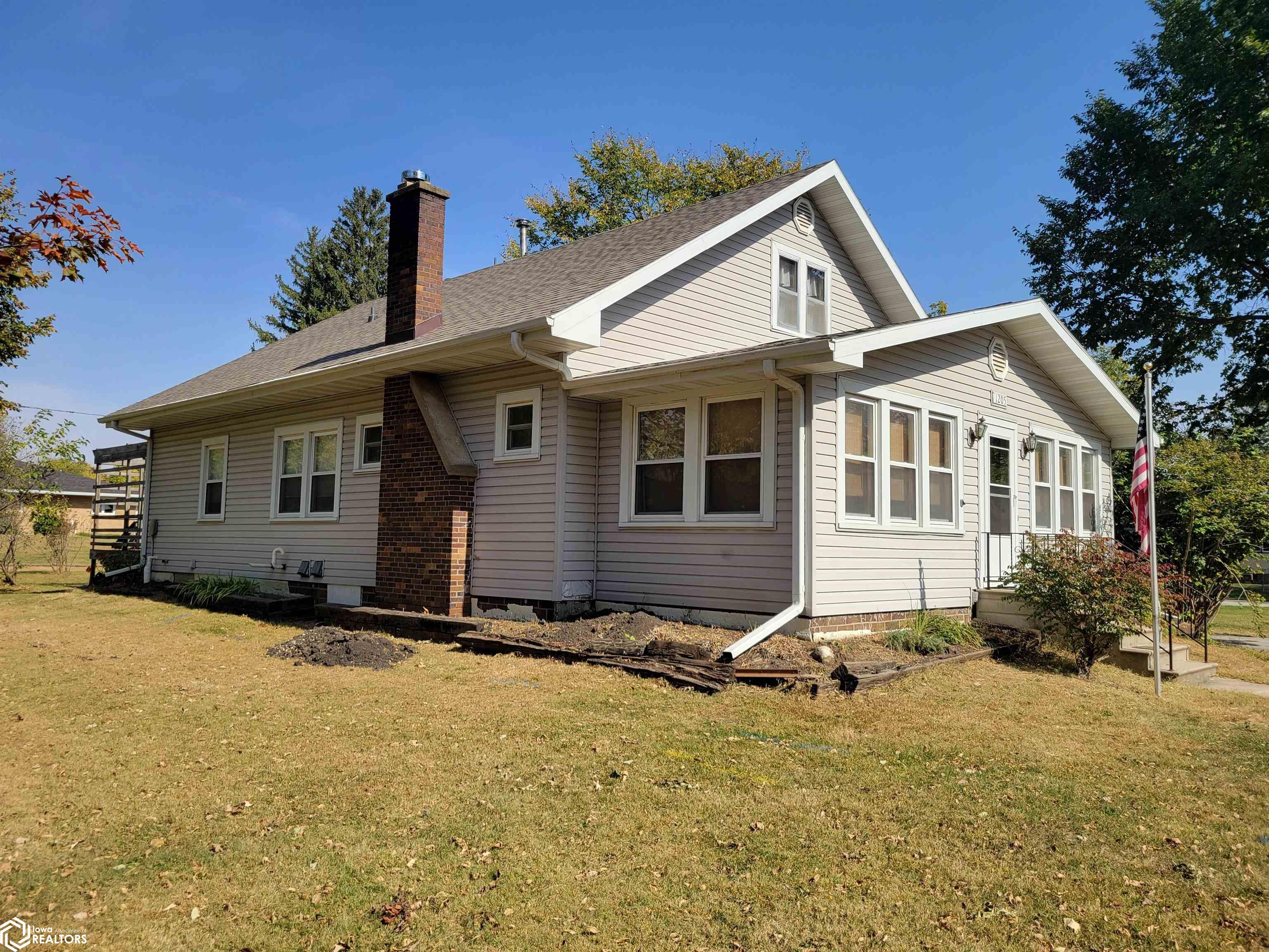 1205 W Broadway Street, Eagle Grove, Iowa image 2