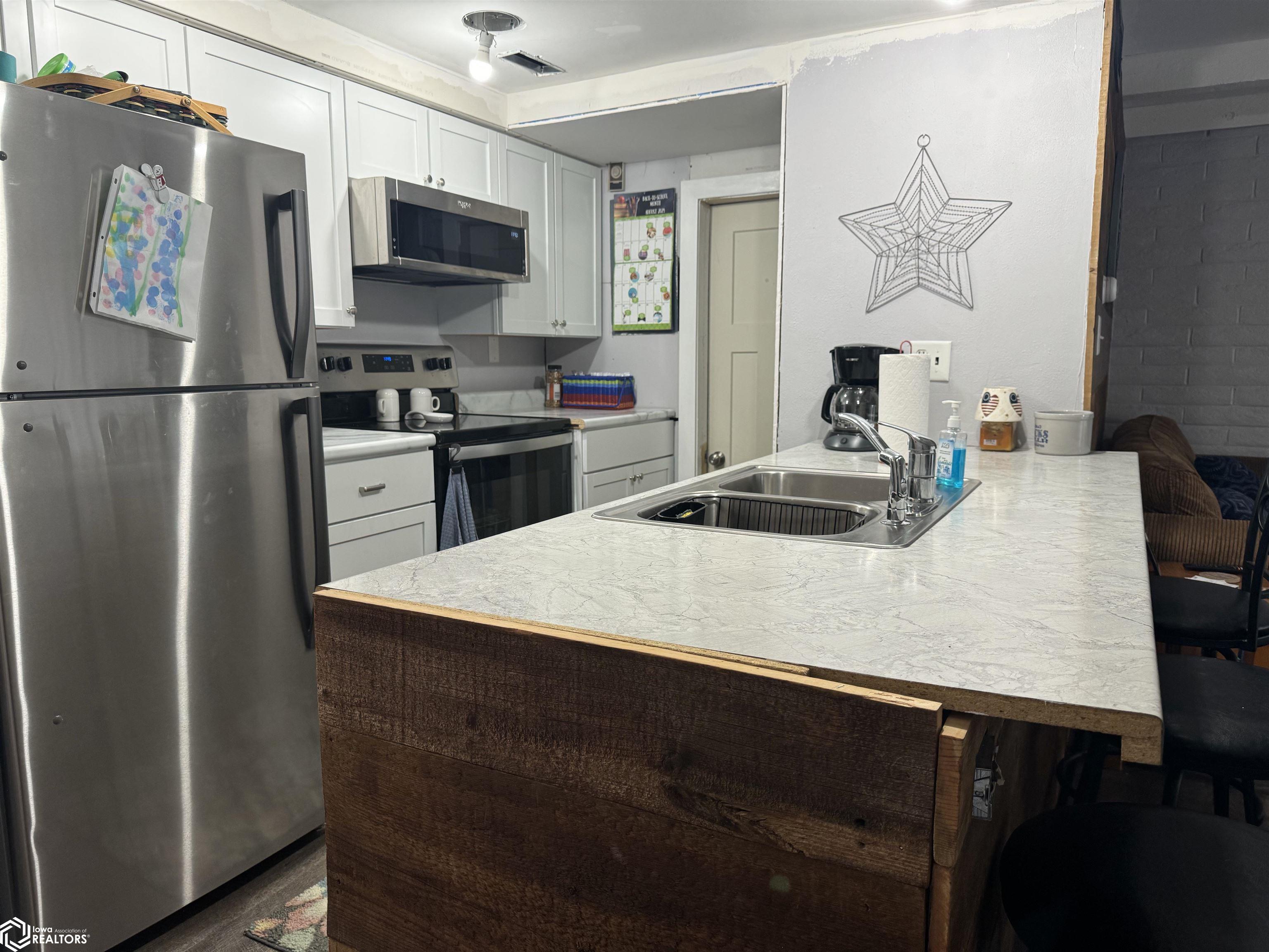 2700 N Shore Drive #J-14, Clear Lake, Iowa image 6