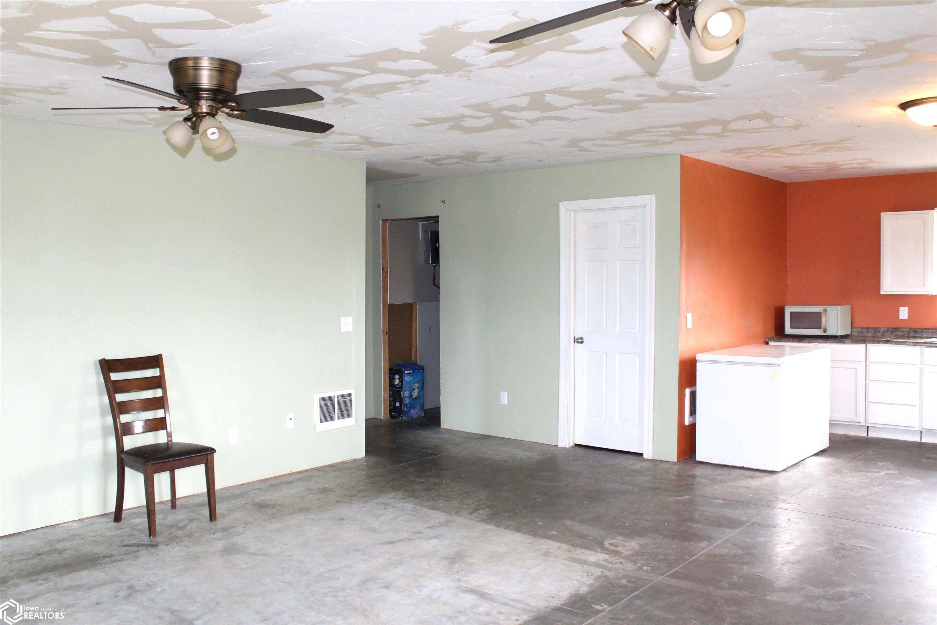 22710 160th Street, Bloomfield, Iowa image 2