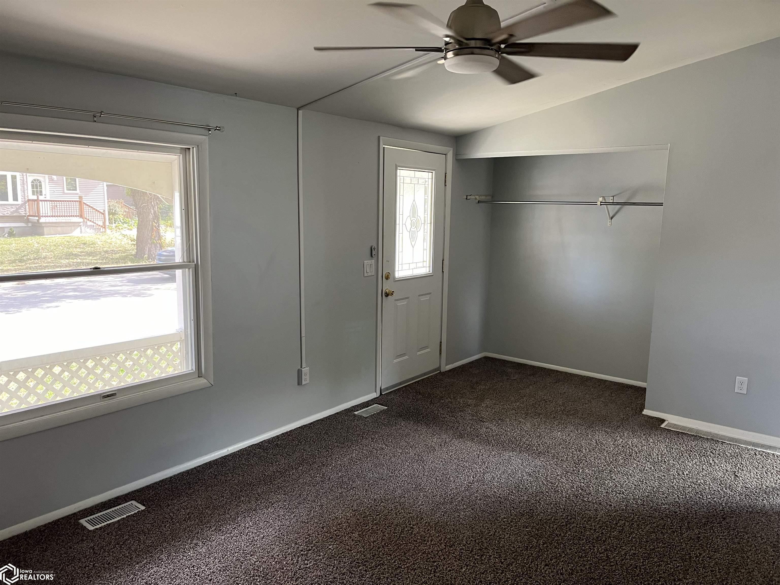 313 West Burlington Avenue, West Burlington, Iowa image 2