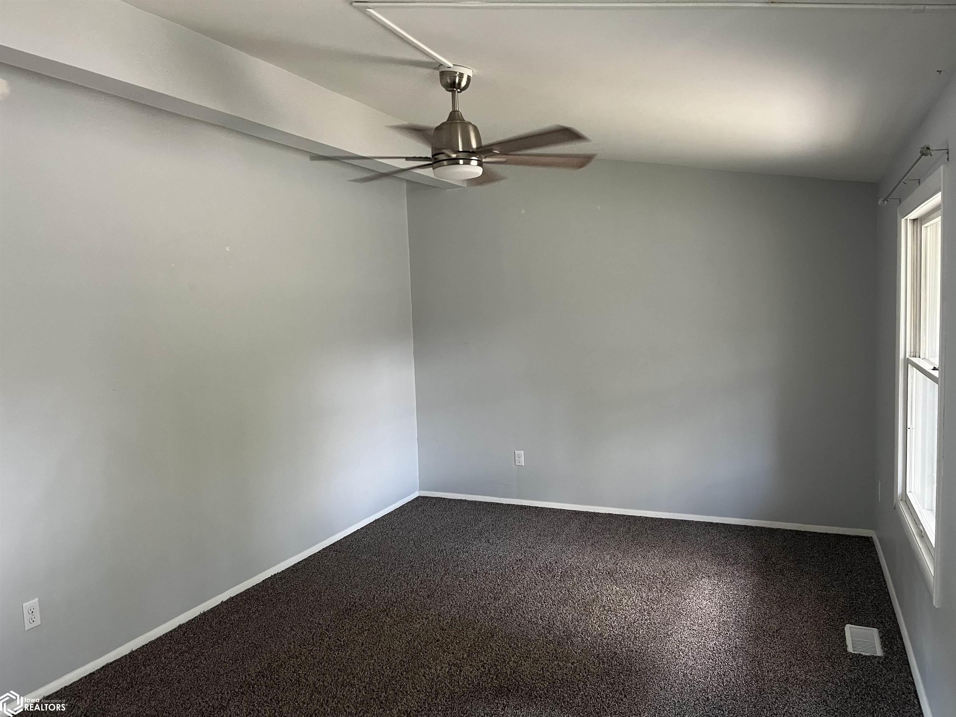 313 West Burlington Avenue, West Burlington, Iowa image 3