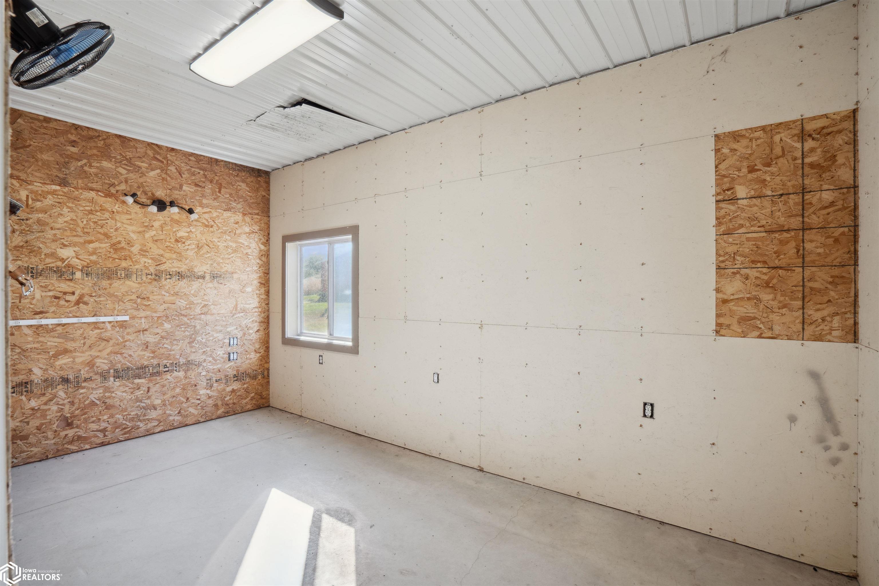 1770 328th Avenue, Brooklyn, Iowa image 29