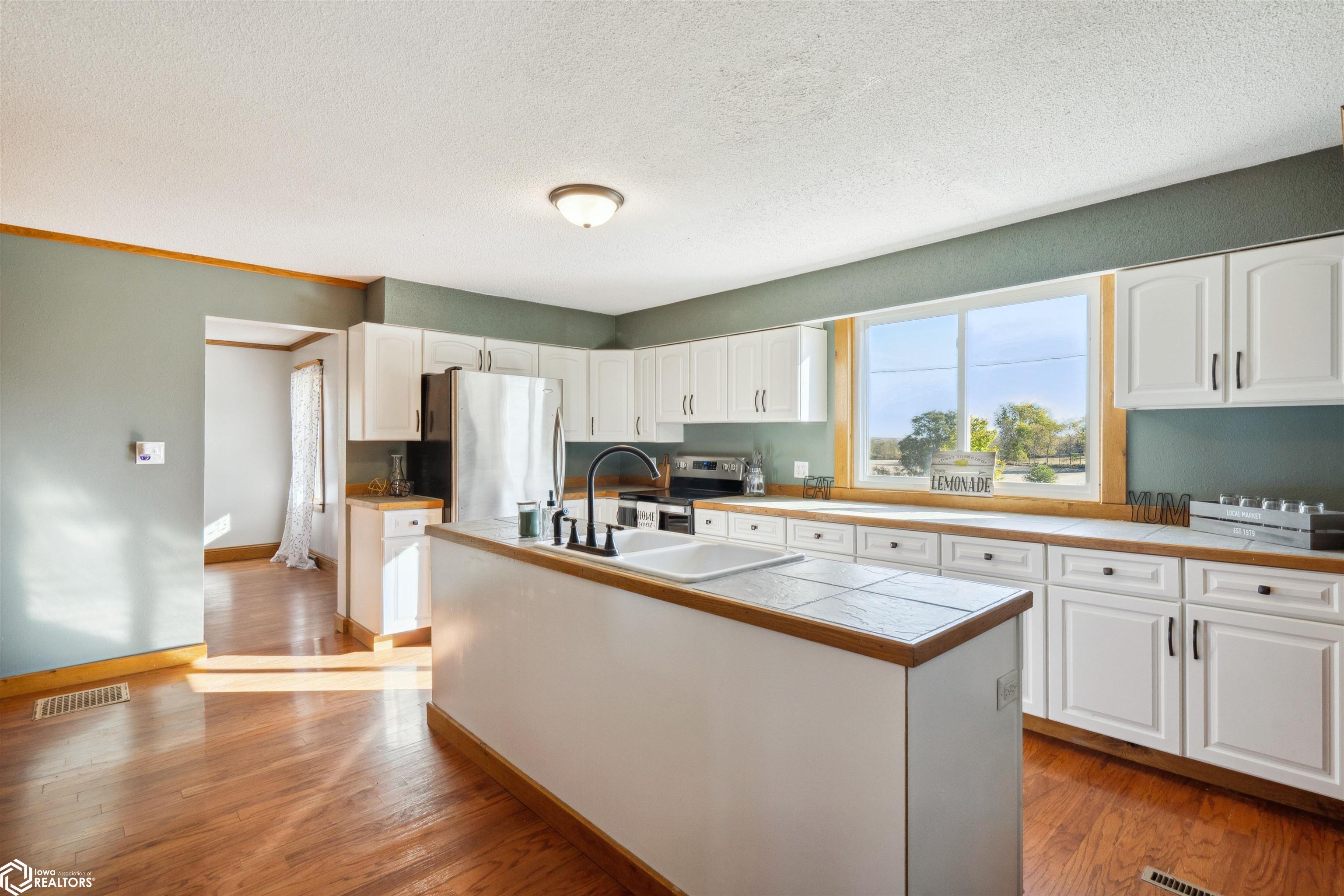1770 328th Avenue, Brooklyn, Iowa image 10