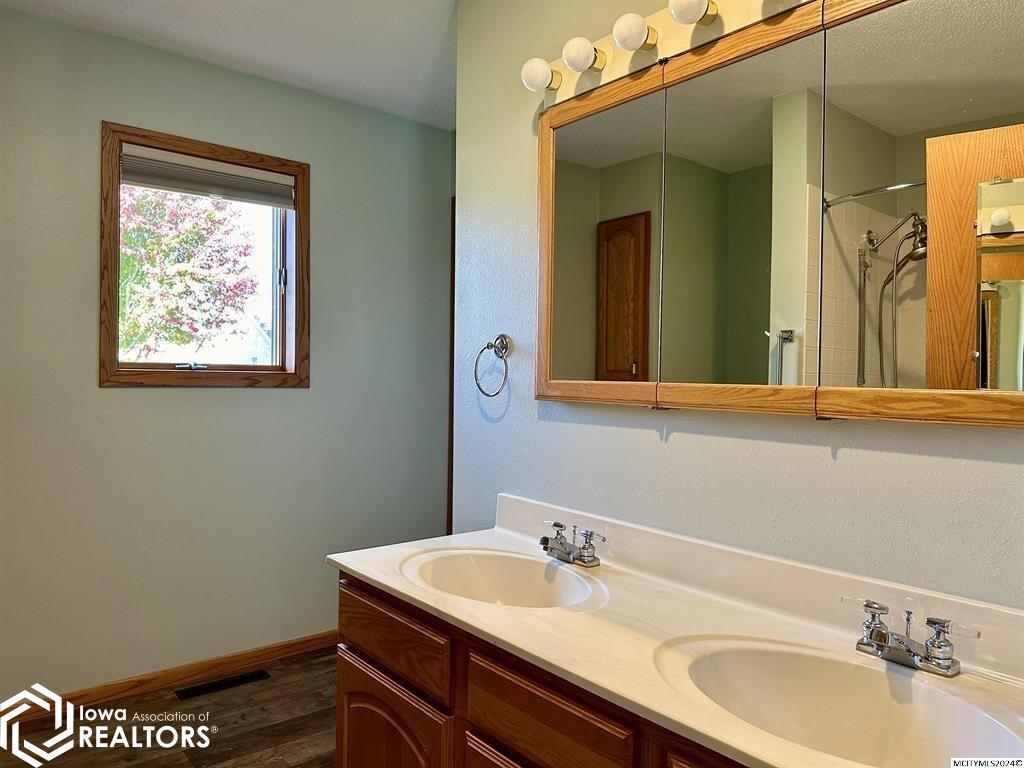204 5th Avenue, Northwood, Iowa image 10