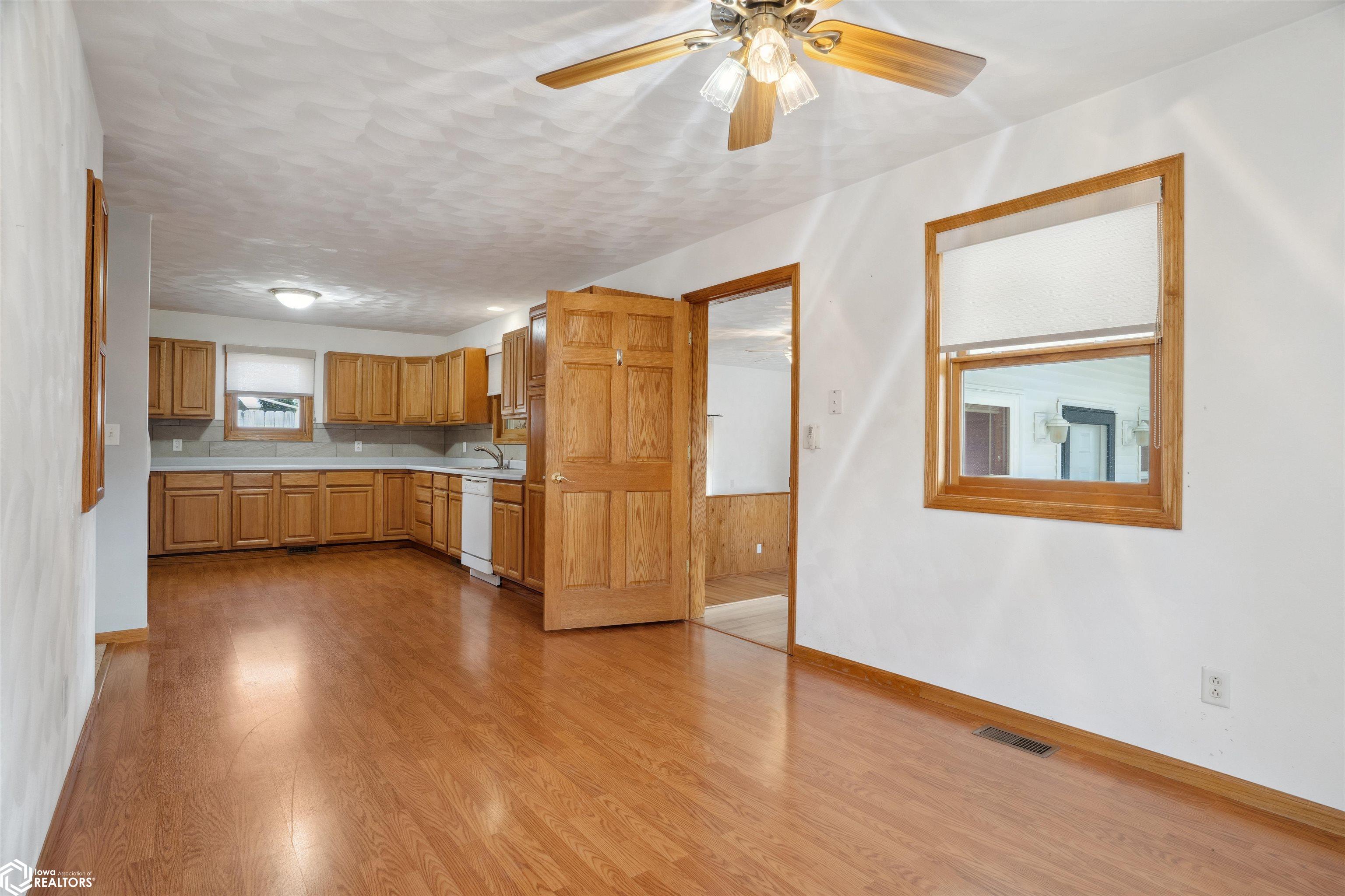 302 S Jackson St., Mount Pleasant, Iowa image 14