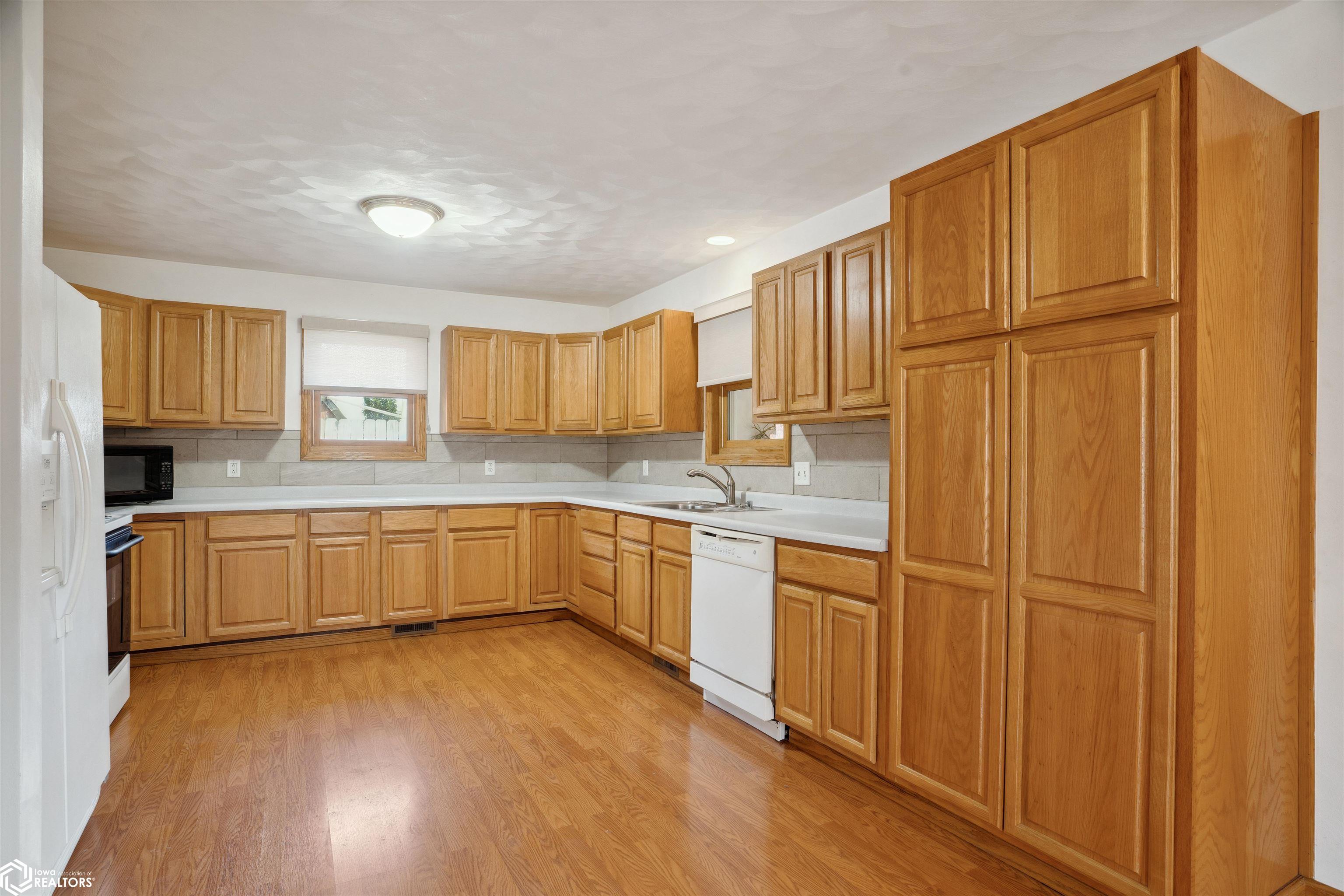 302 S Jackson St., Mount Pleasant, Iowa image 15