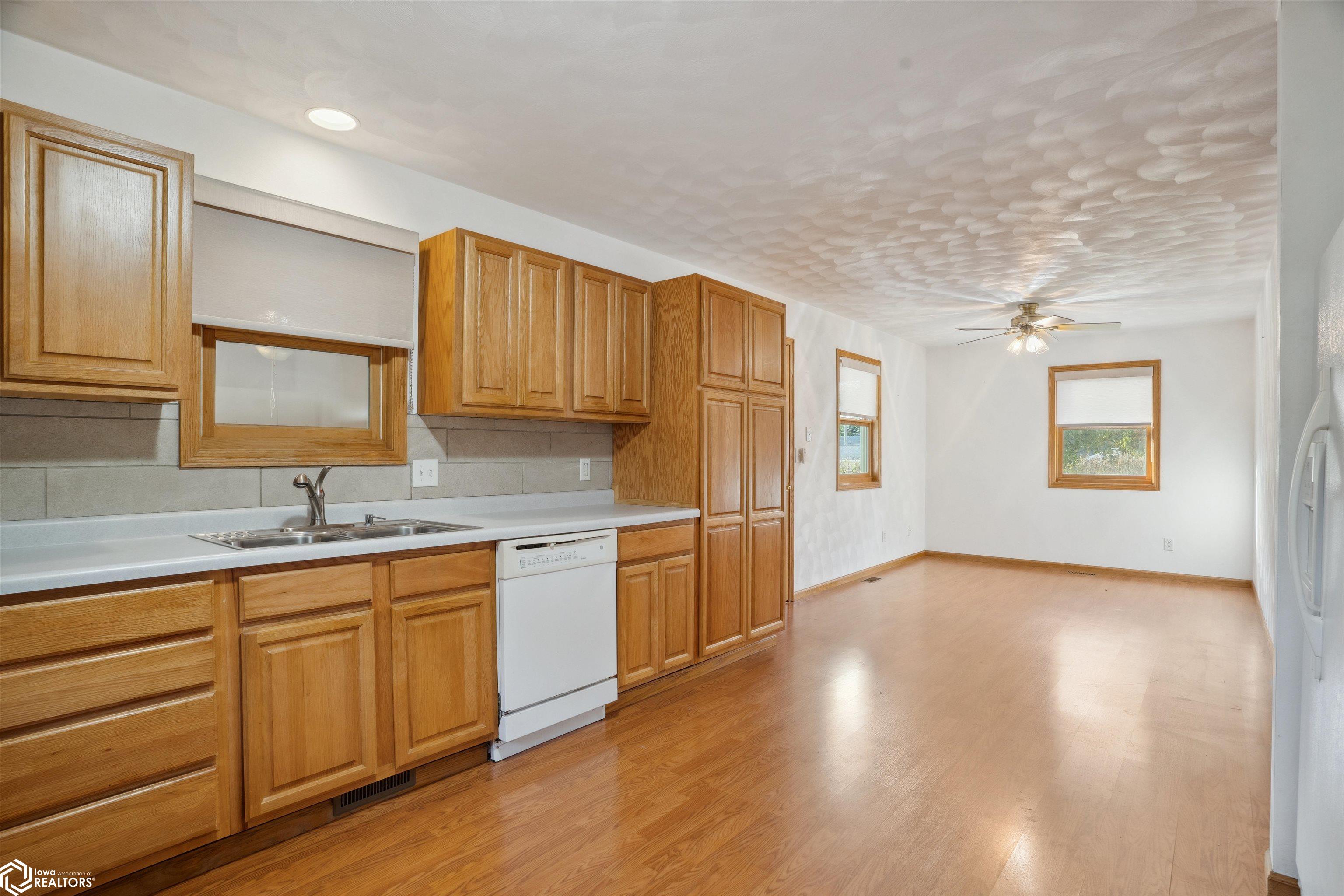 302 S Jackson St., Mount Pleasant, Iowa image 17