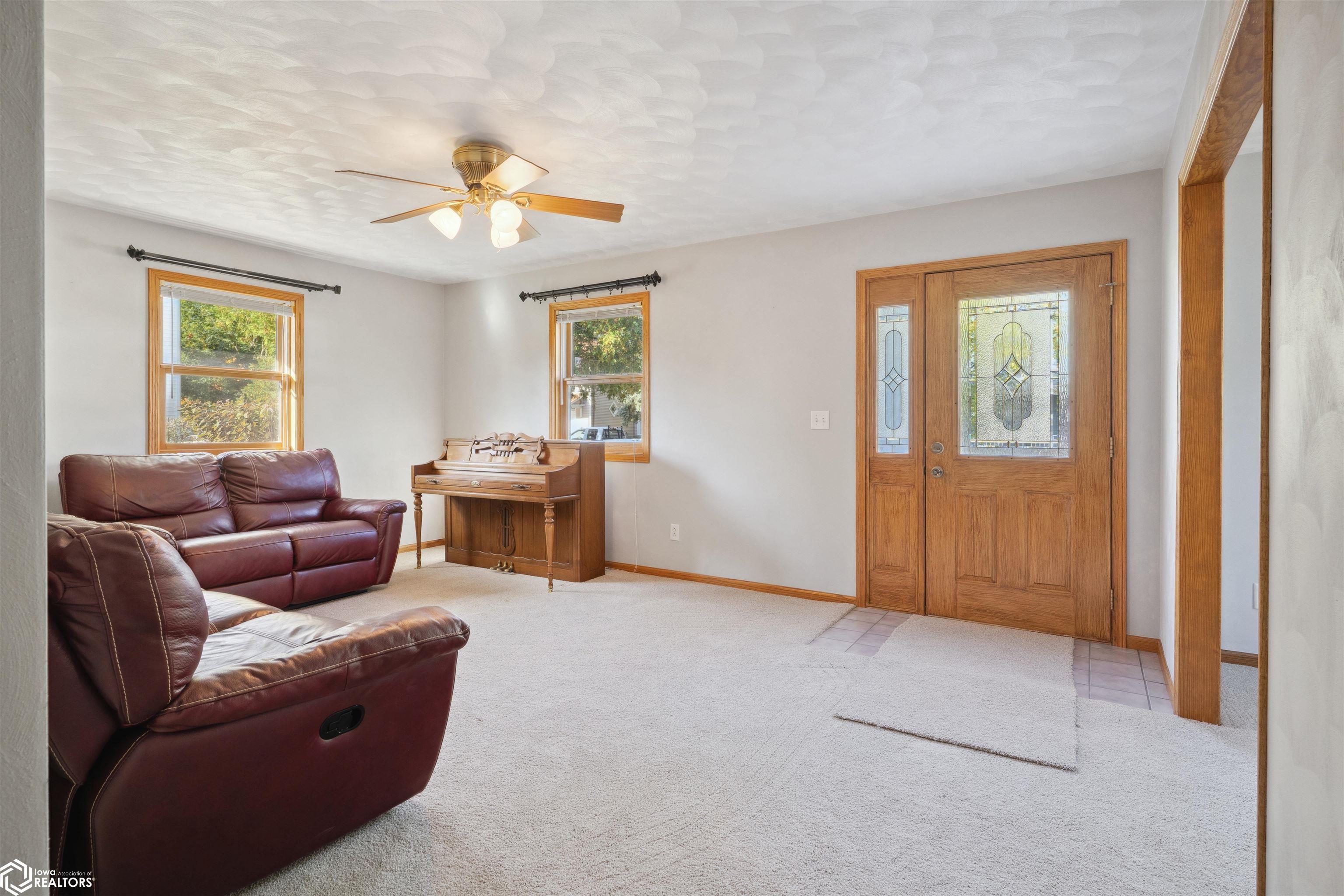302 S Jackson St., Mount Pleasant, Iowa image 3