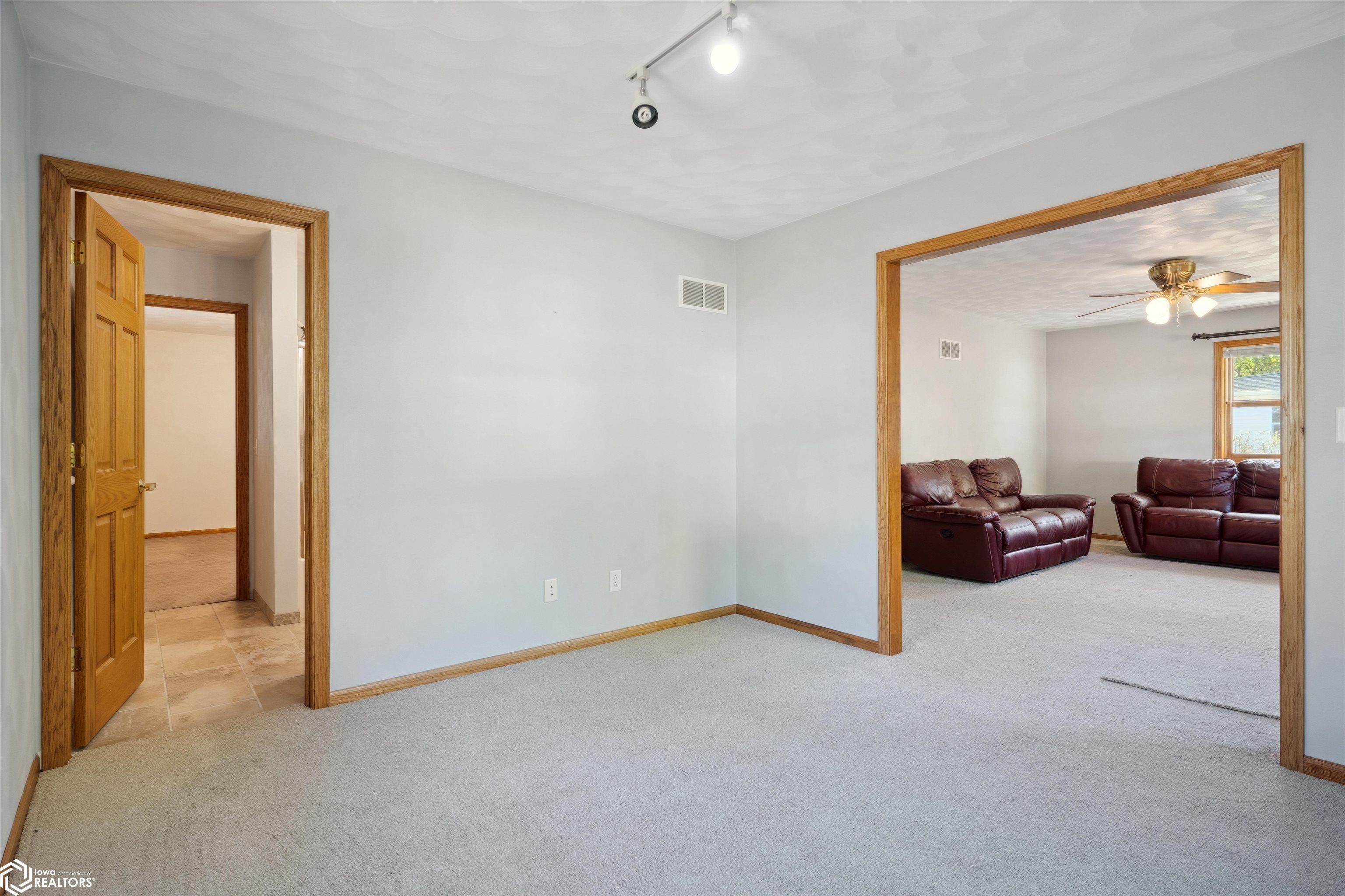 302 S Jackson St., Mount Pleasant, Iowa image 6