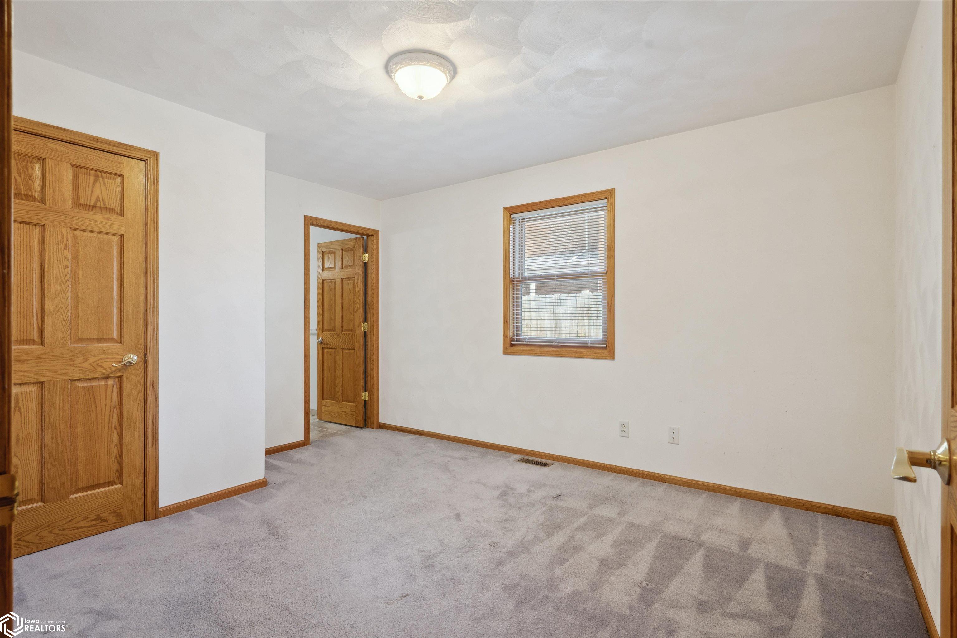 302 S Jackson St., Mount Pleasant, Iowa image 7