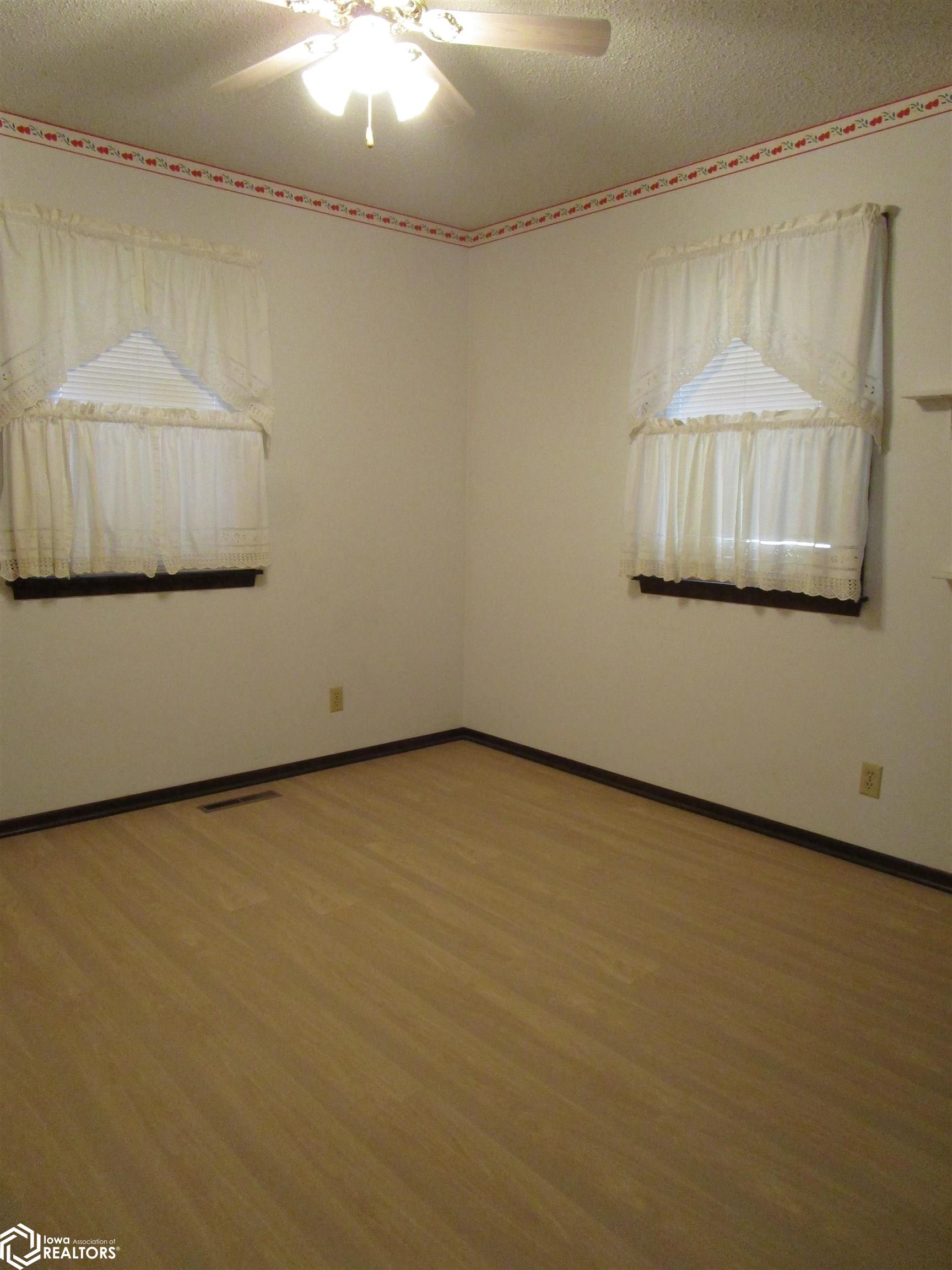 311 Hawthorne, Iowa Falls, Iowa image 18