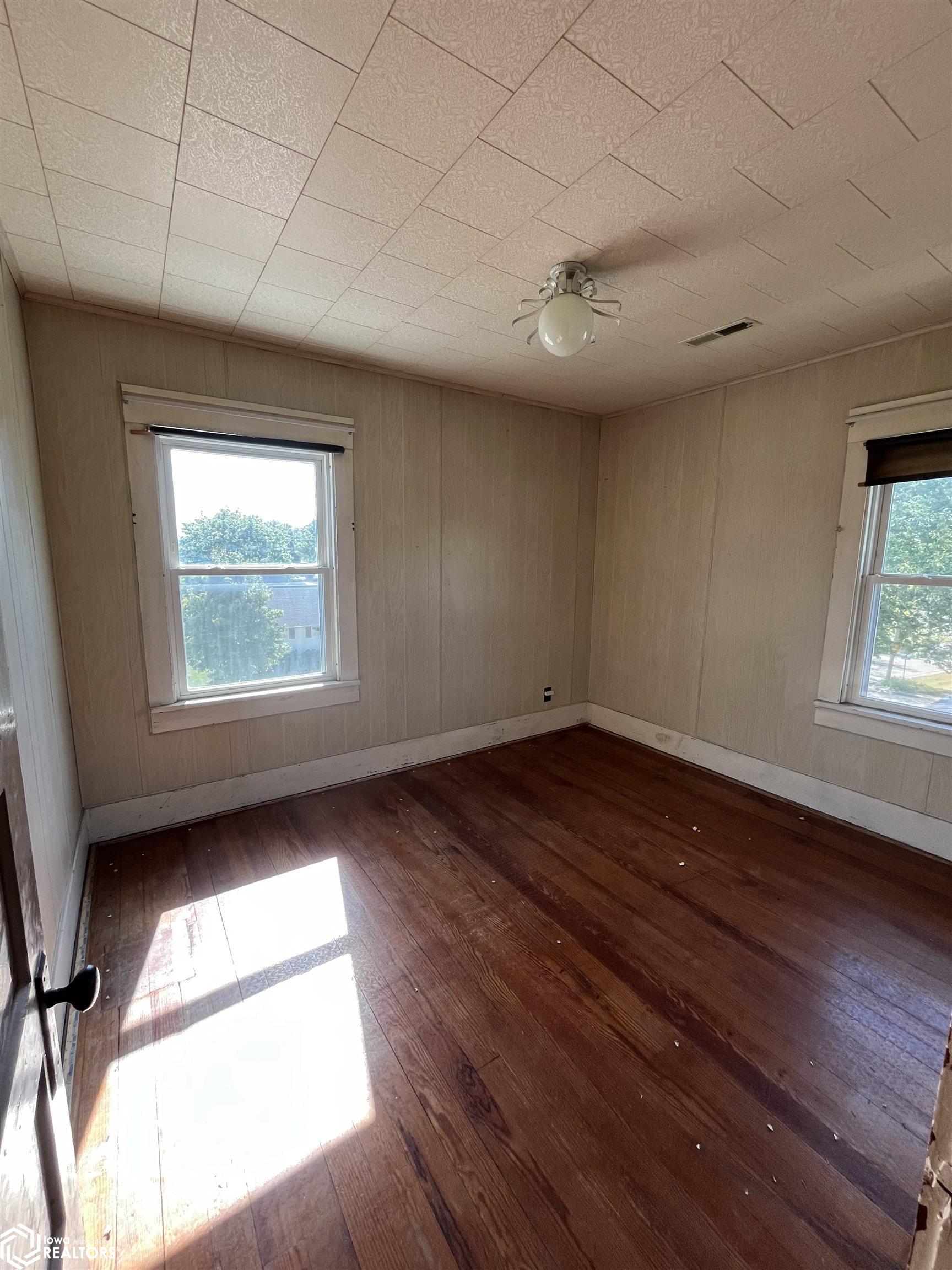 304 6th Street, Victor, Iowa image 13