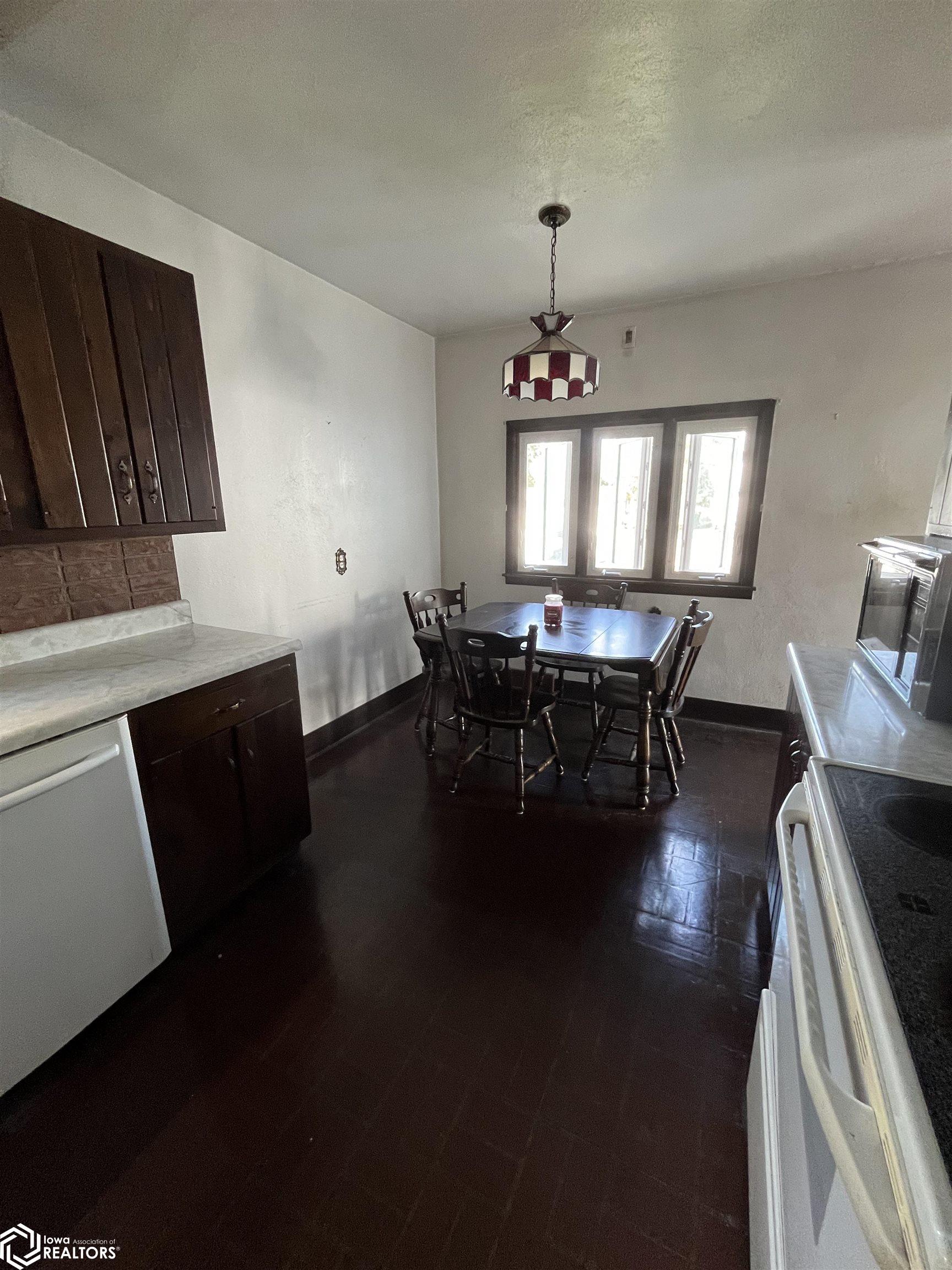 304 6th Street, Victor, Iowa image 5